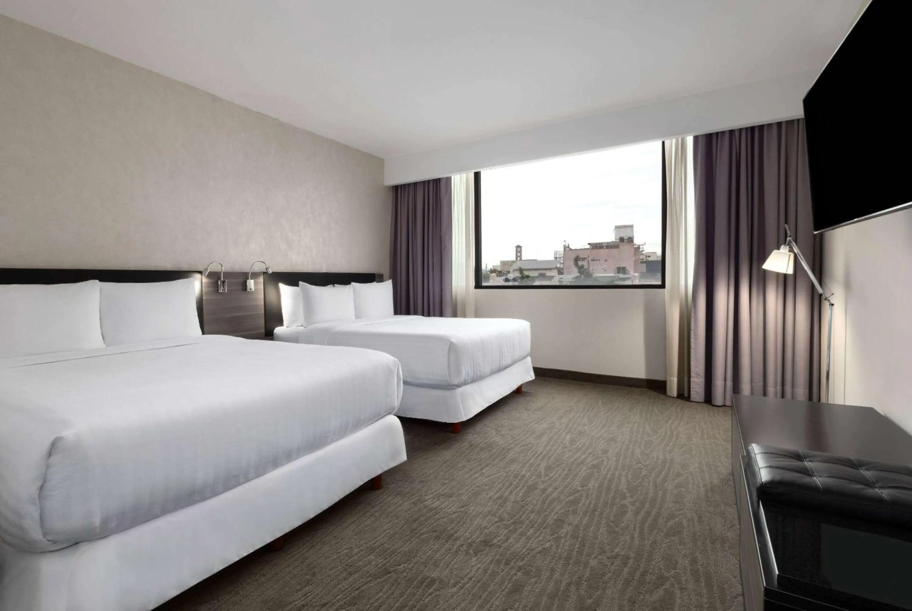 Photo of the whole room, Bed in Wyndham Monterrey Ambassador Centro