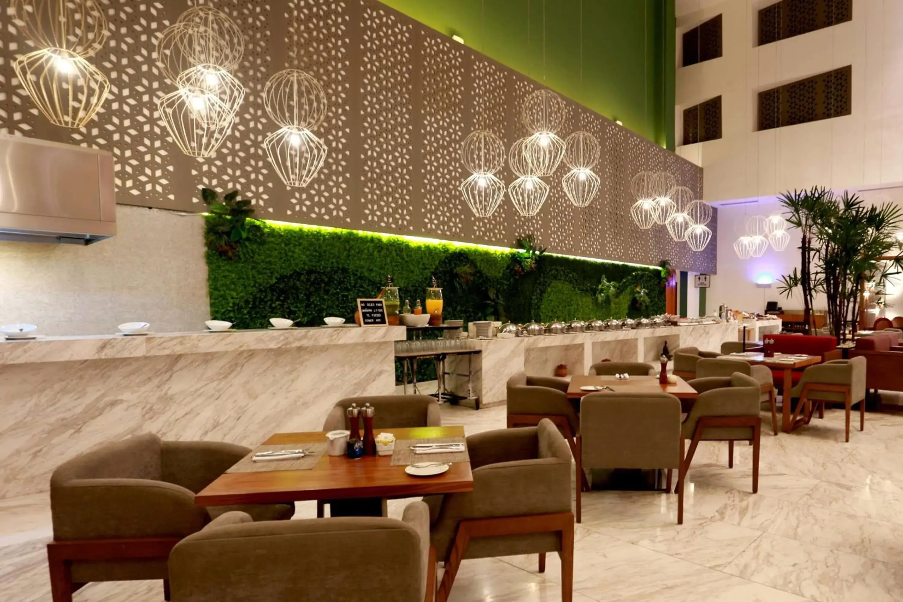 Restaurant/places to eat in Wyndham Monterrey Ambassador Centro Restaurant/places to eat in Wyndham Monterrey Ambassador Centro