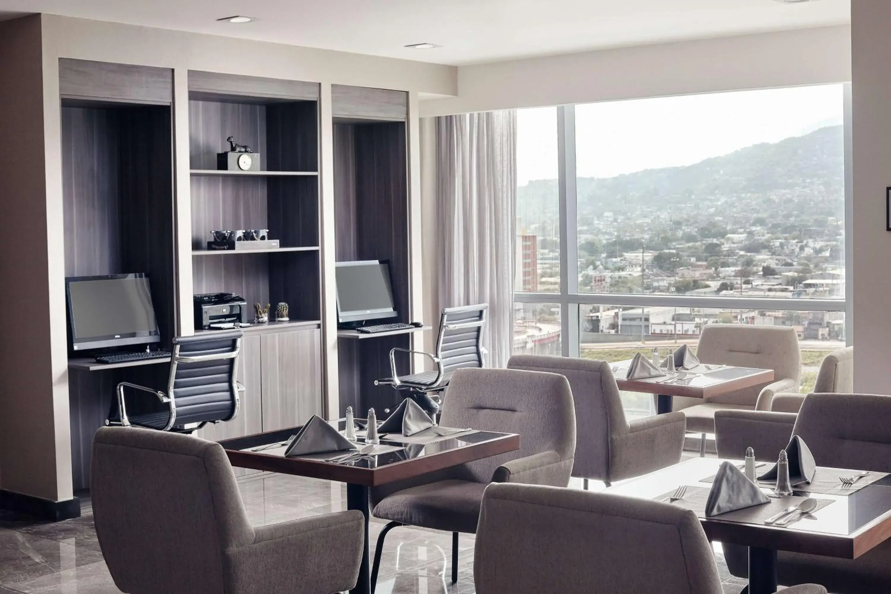 Restaurant/places to eat in Wyndham Monterrey Ambassador Centro Restaurant/places to eat in Wyndham Monterrey Ambassador Centro