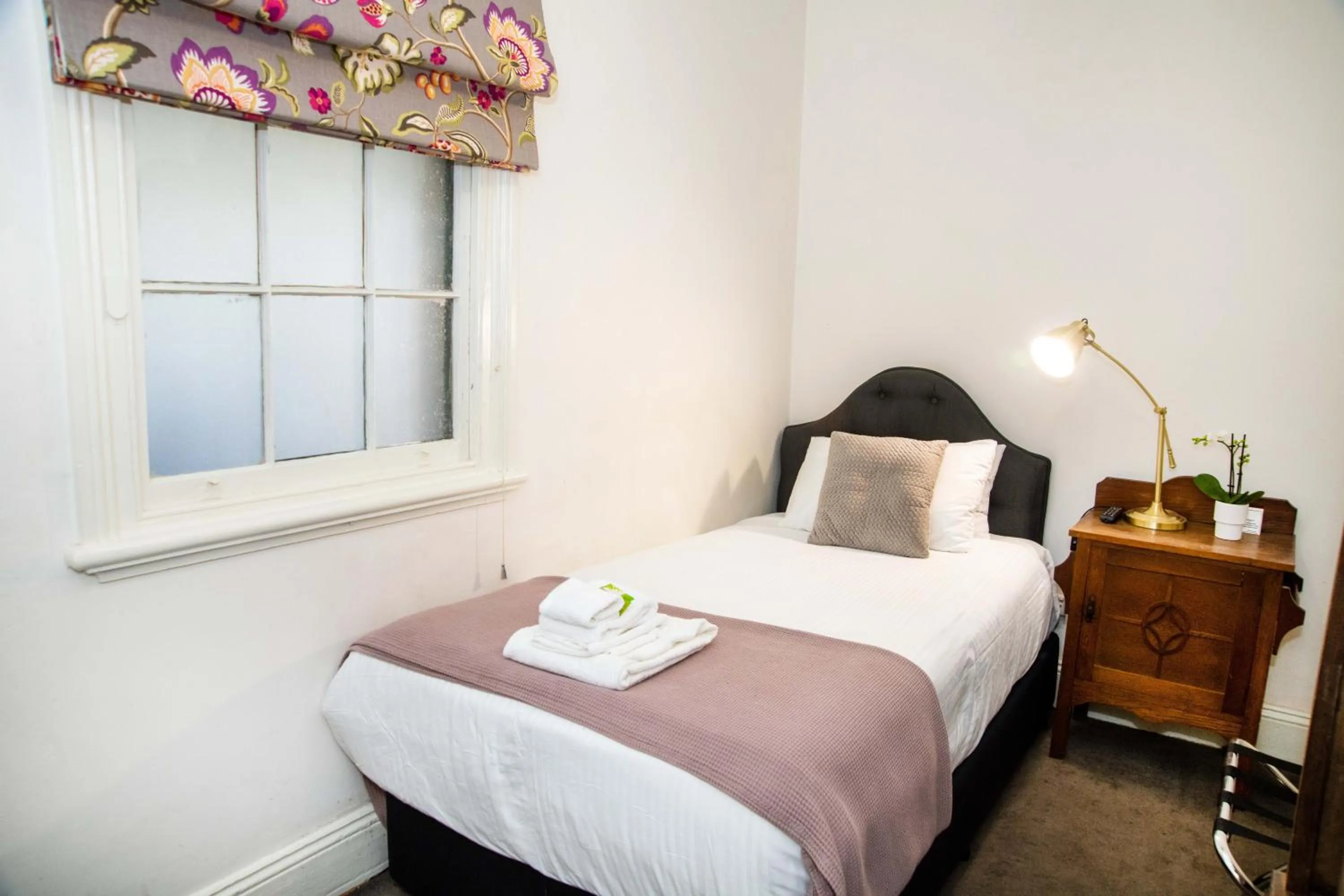 Bedroom, Bed in Metropolitan Hotel