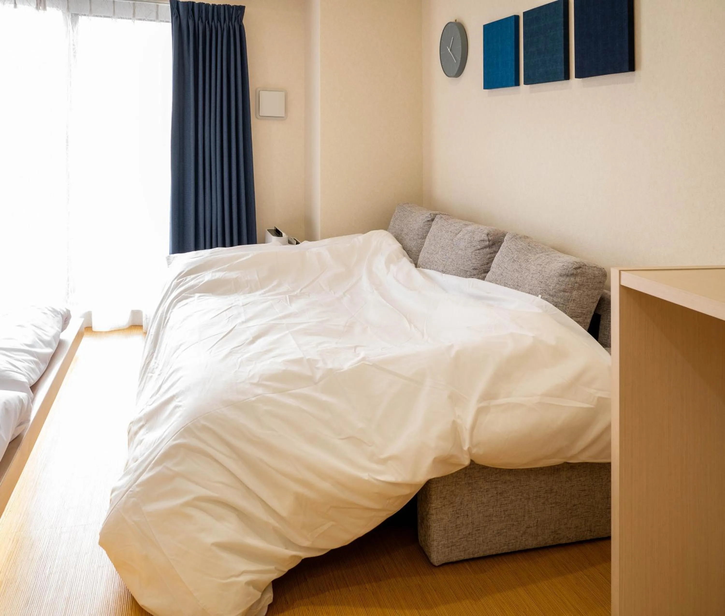 Bed in A.A.O BLDG. NAMBA