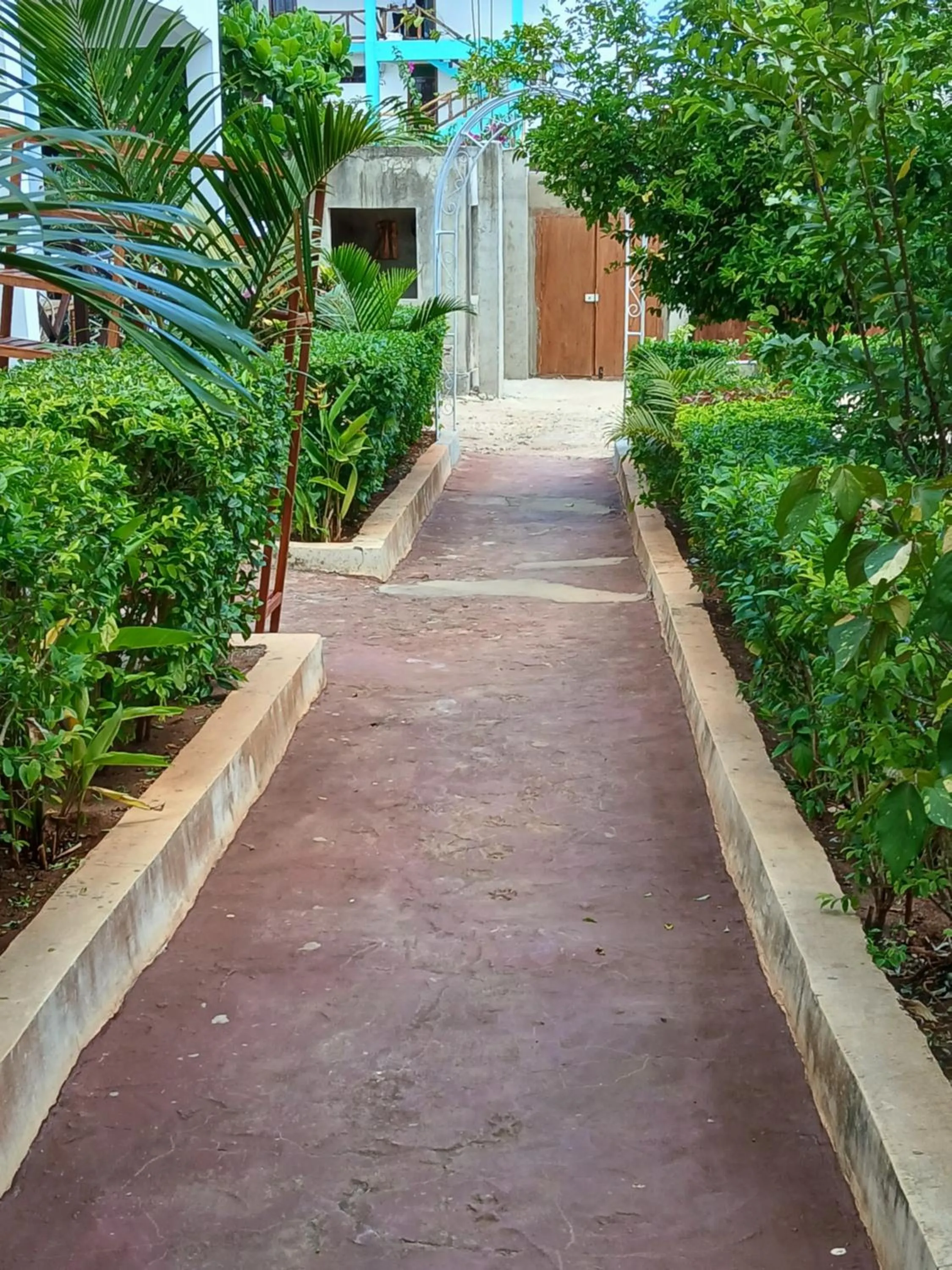 Garden in Majani Breeze