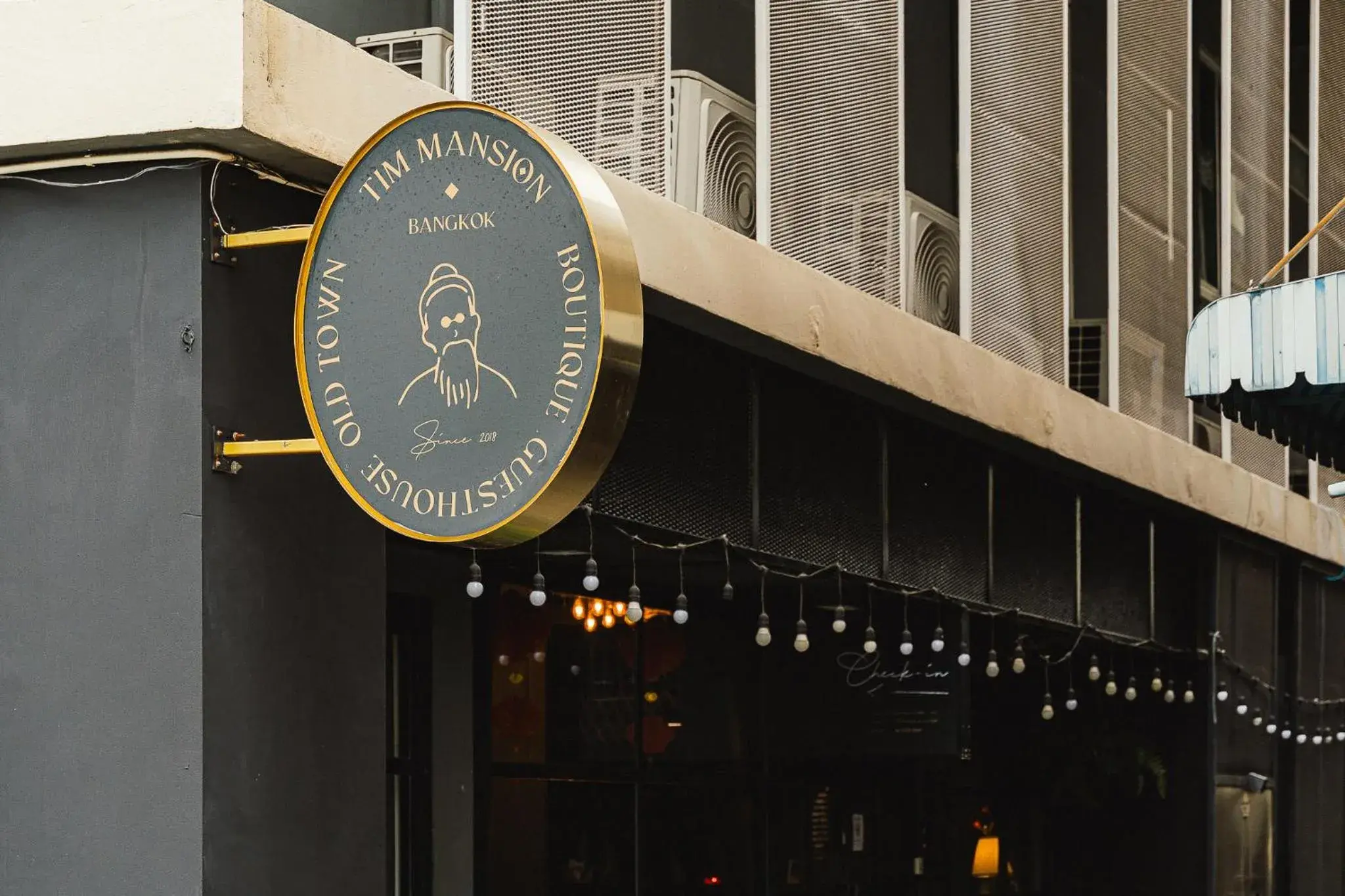 Property building in Tim Mansion Property building in Tim Mansion