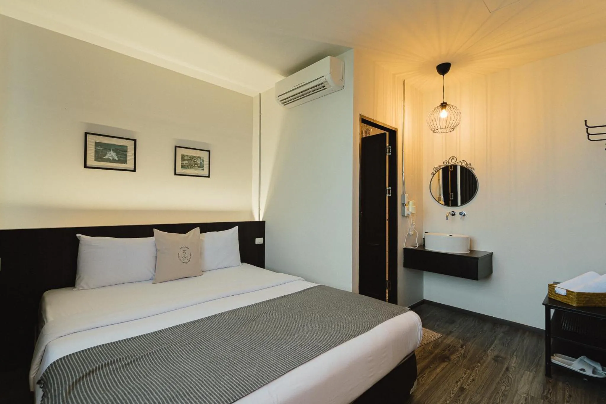 Bedroom, Bed in Tim Mansion