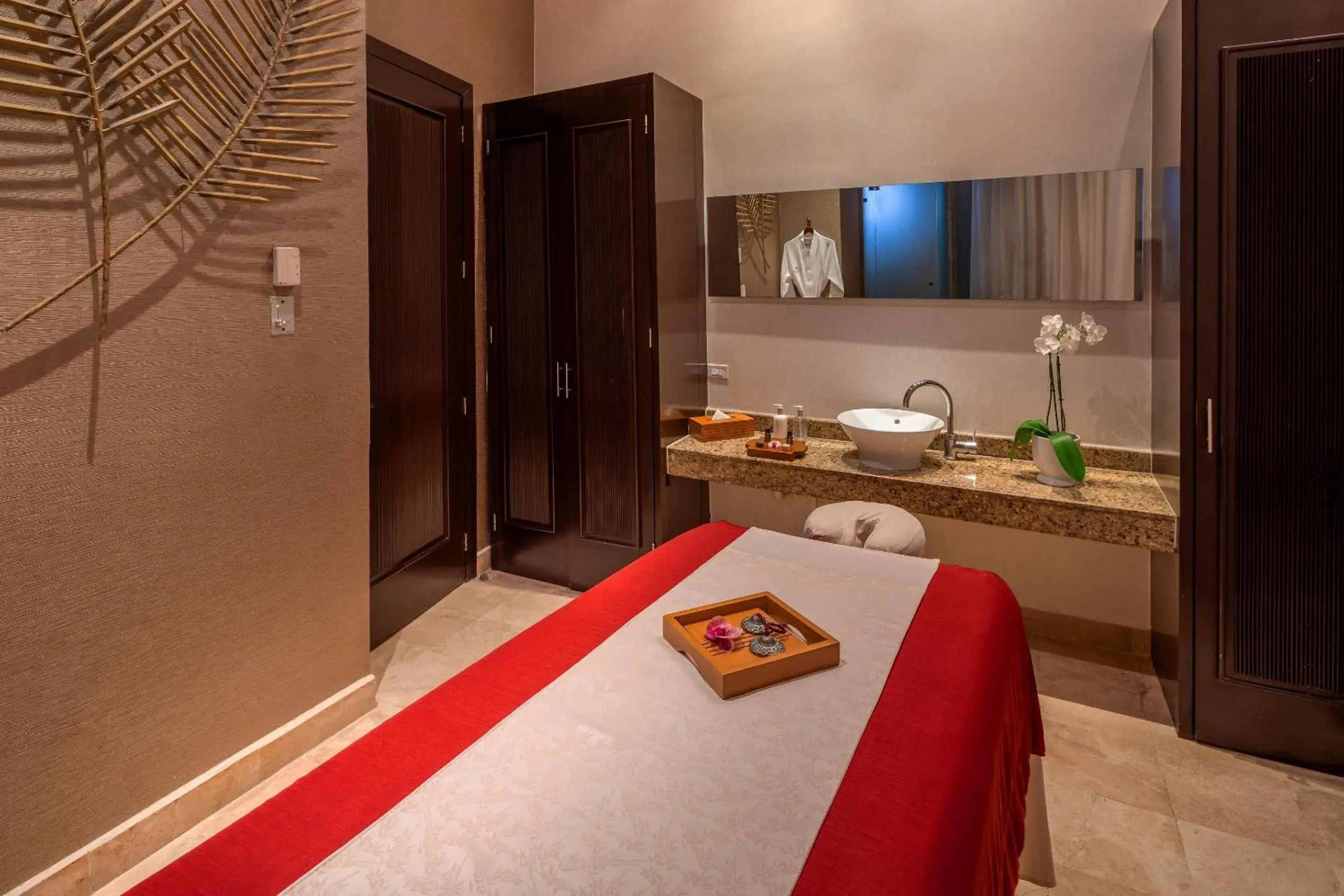 Massage, Bed in Beach Palace - All Inclusive Massage, Bed in Beach Palace - All Inclusive