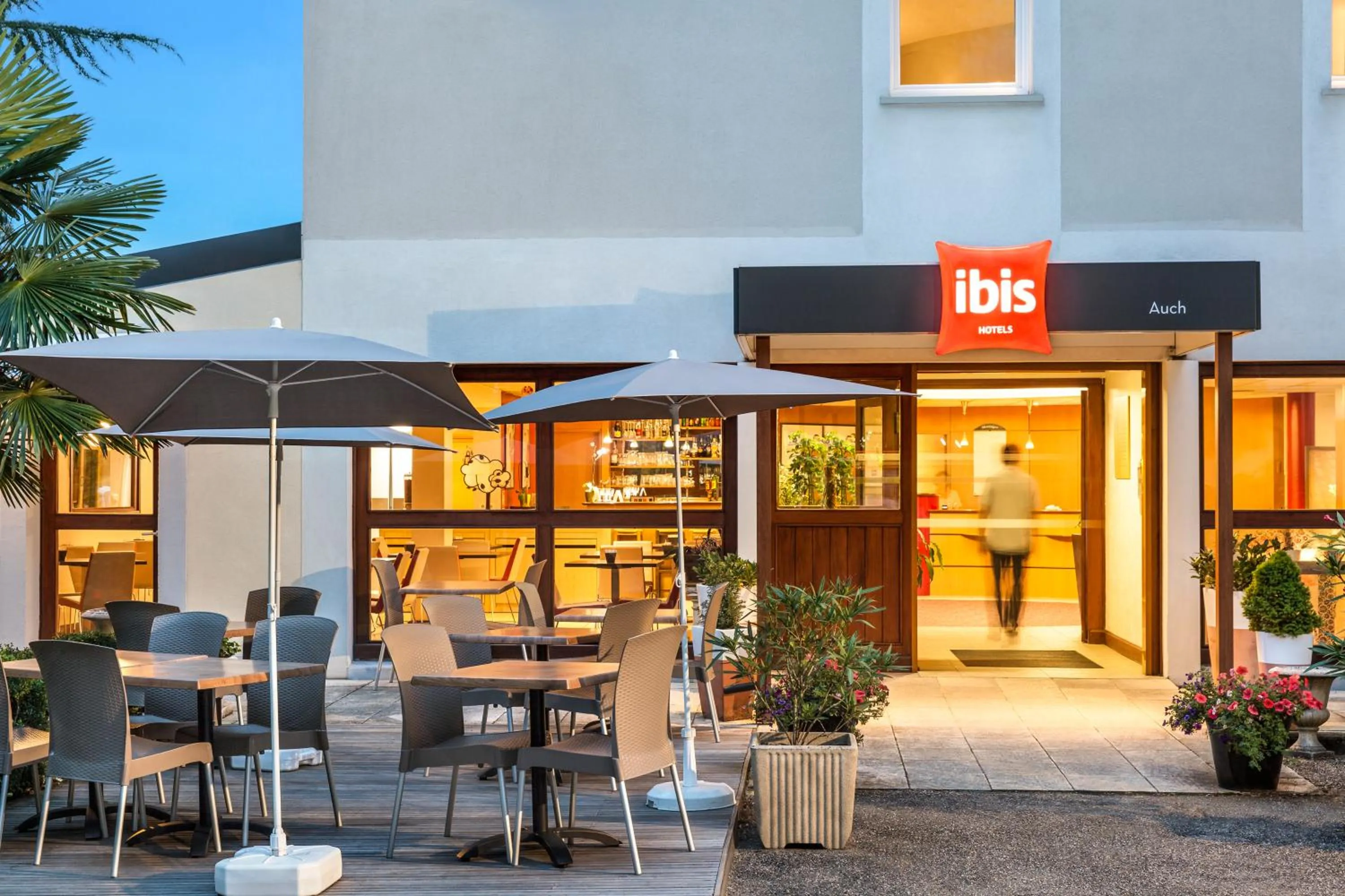 Facade/entrance in ibis Auch