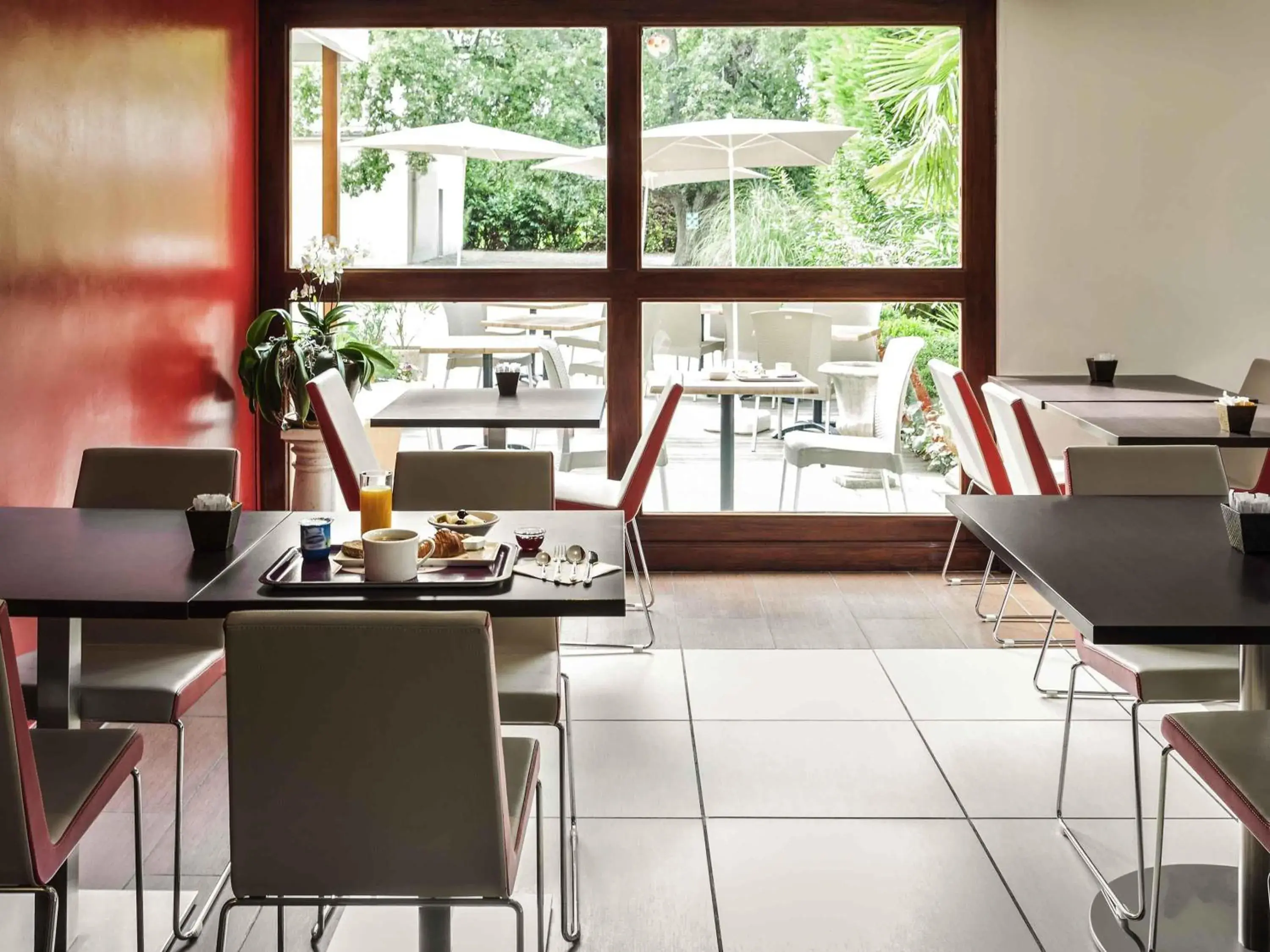 Restaurant/places to eat in ibis Auch Restaurant/places to eat in ibis Auch