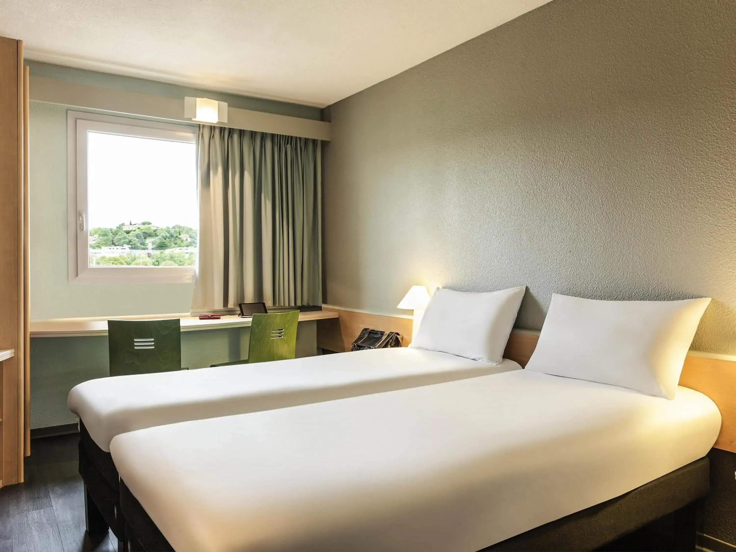 Bedroom, Bed in ibis Auch Bedroom, Bed in ibis Auch