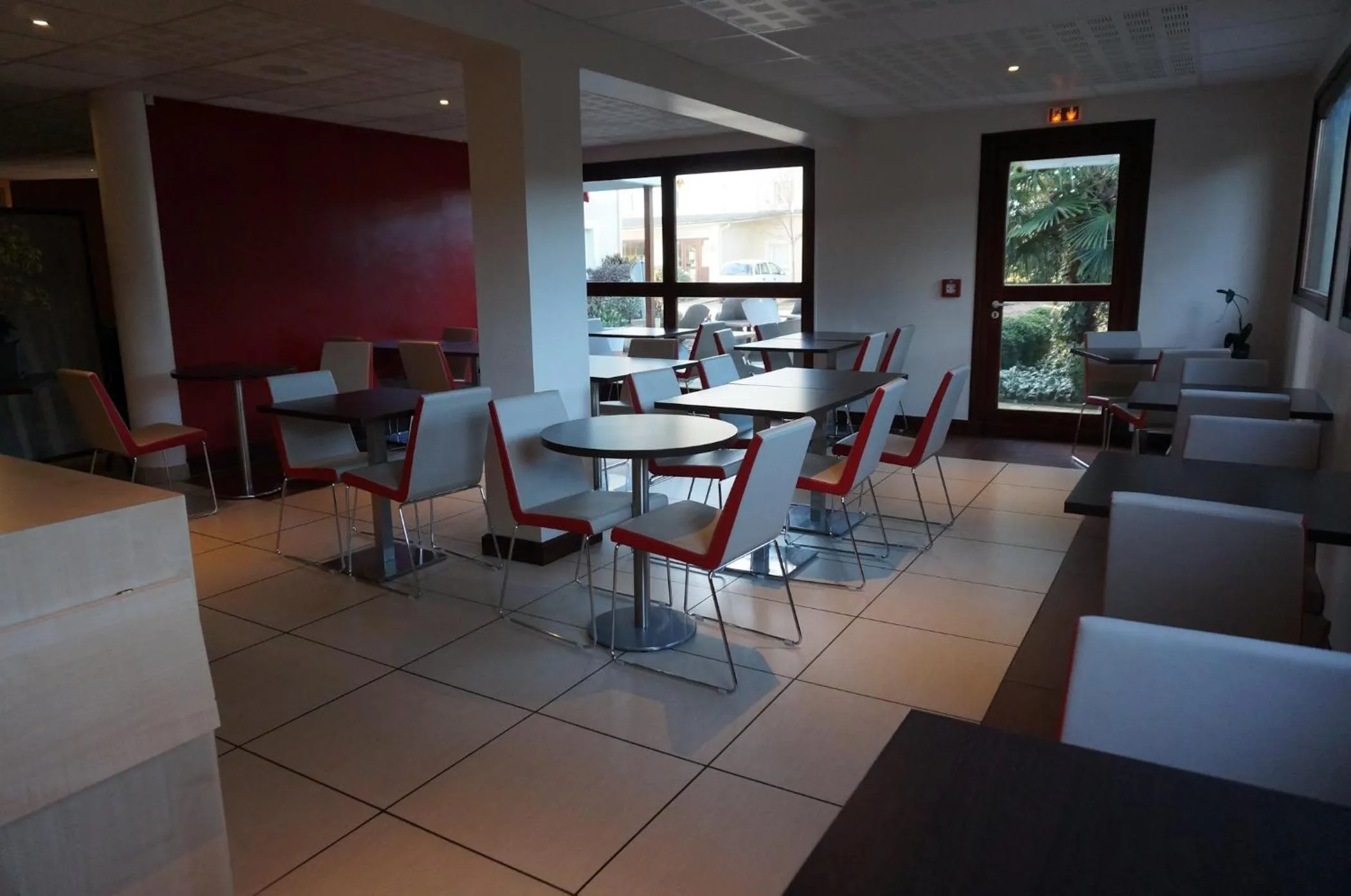 Restaurant/places to eat in ibis Auch