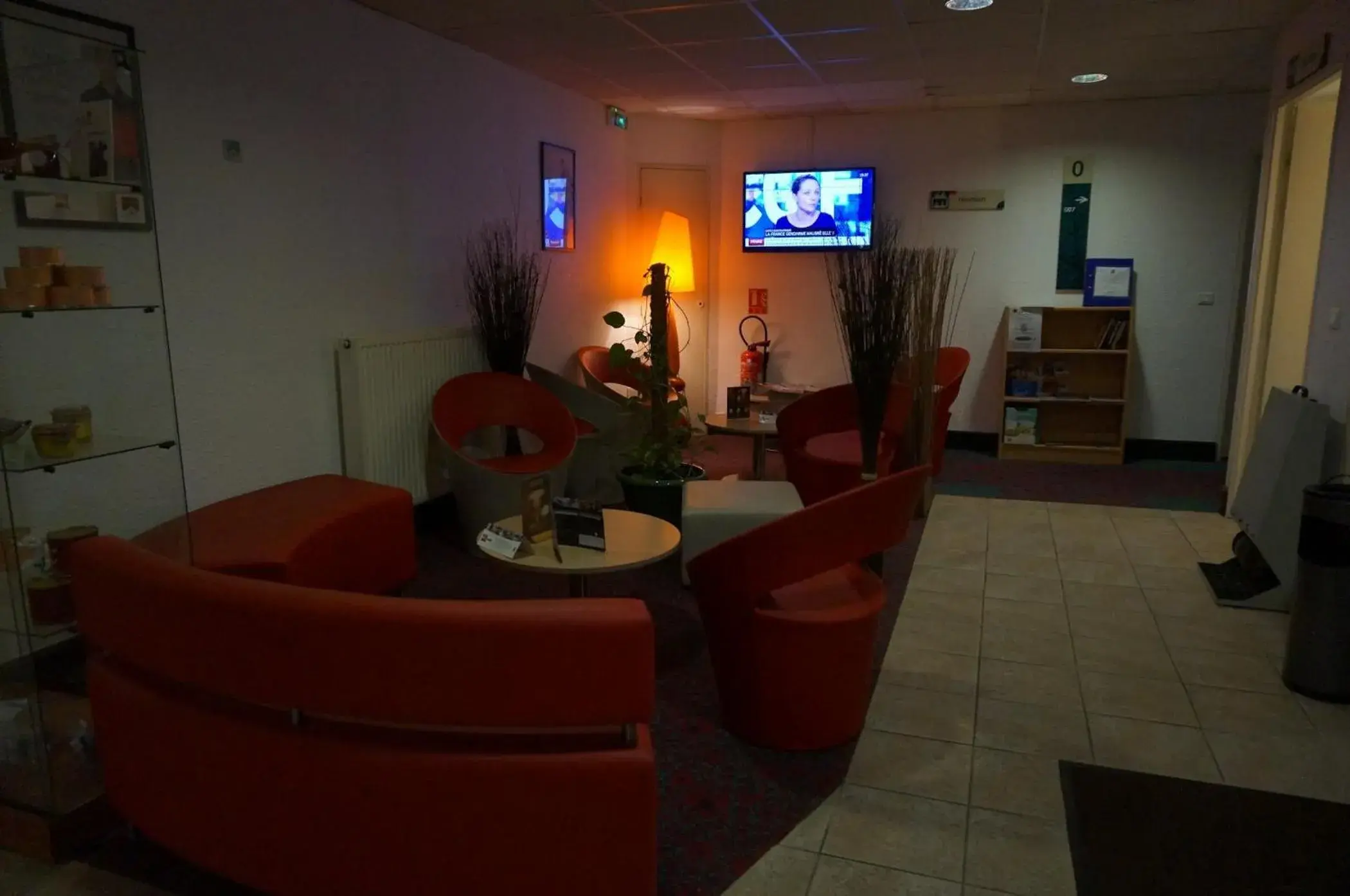 Lounge or bar in ibis Auch Lounge or bar in ibis Auch