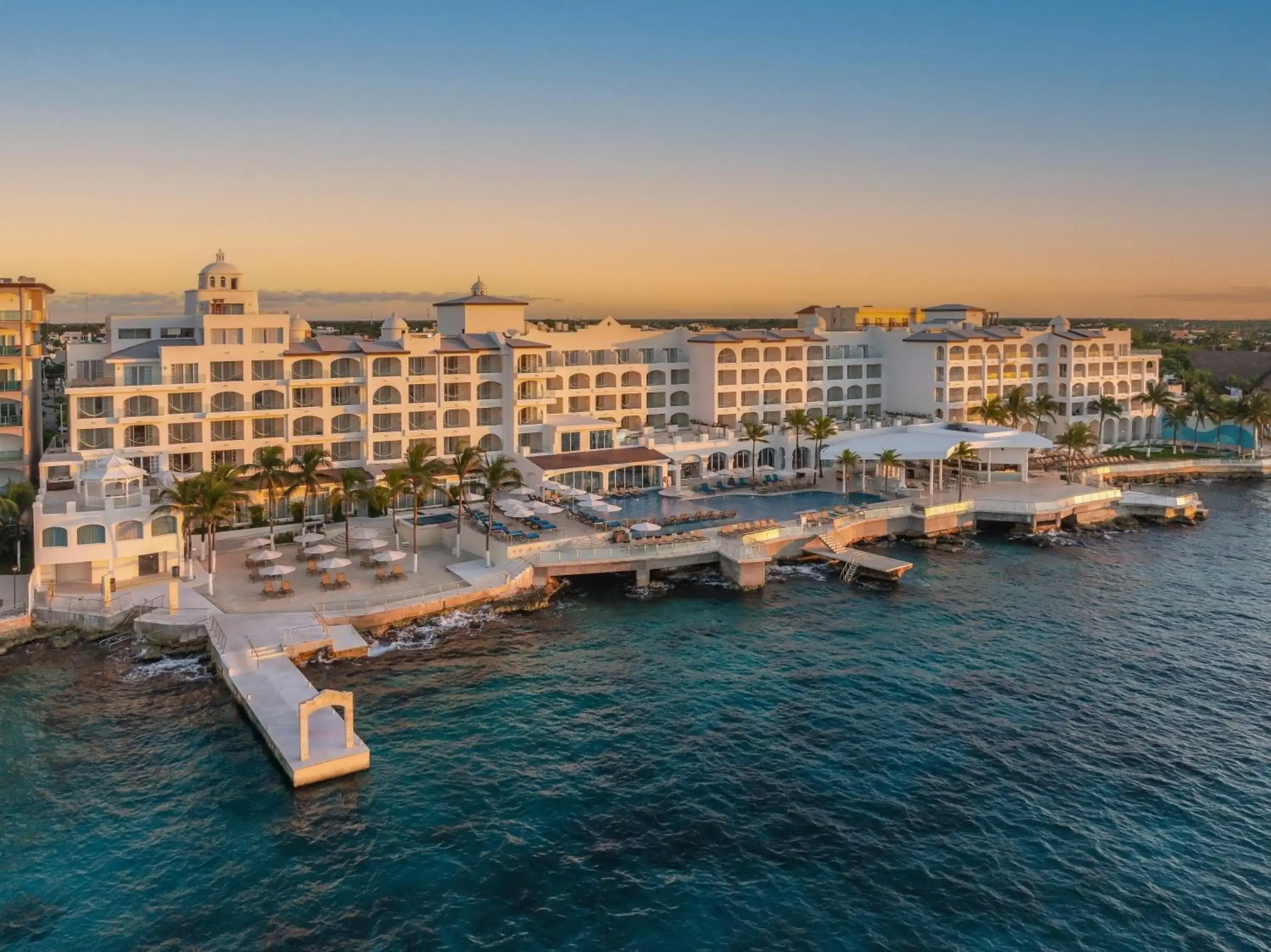 Property building in Cozumel Palace-All Inclusive Property building in Cozumel Palace-All Inclusive
