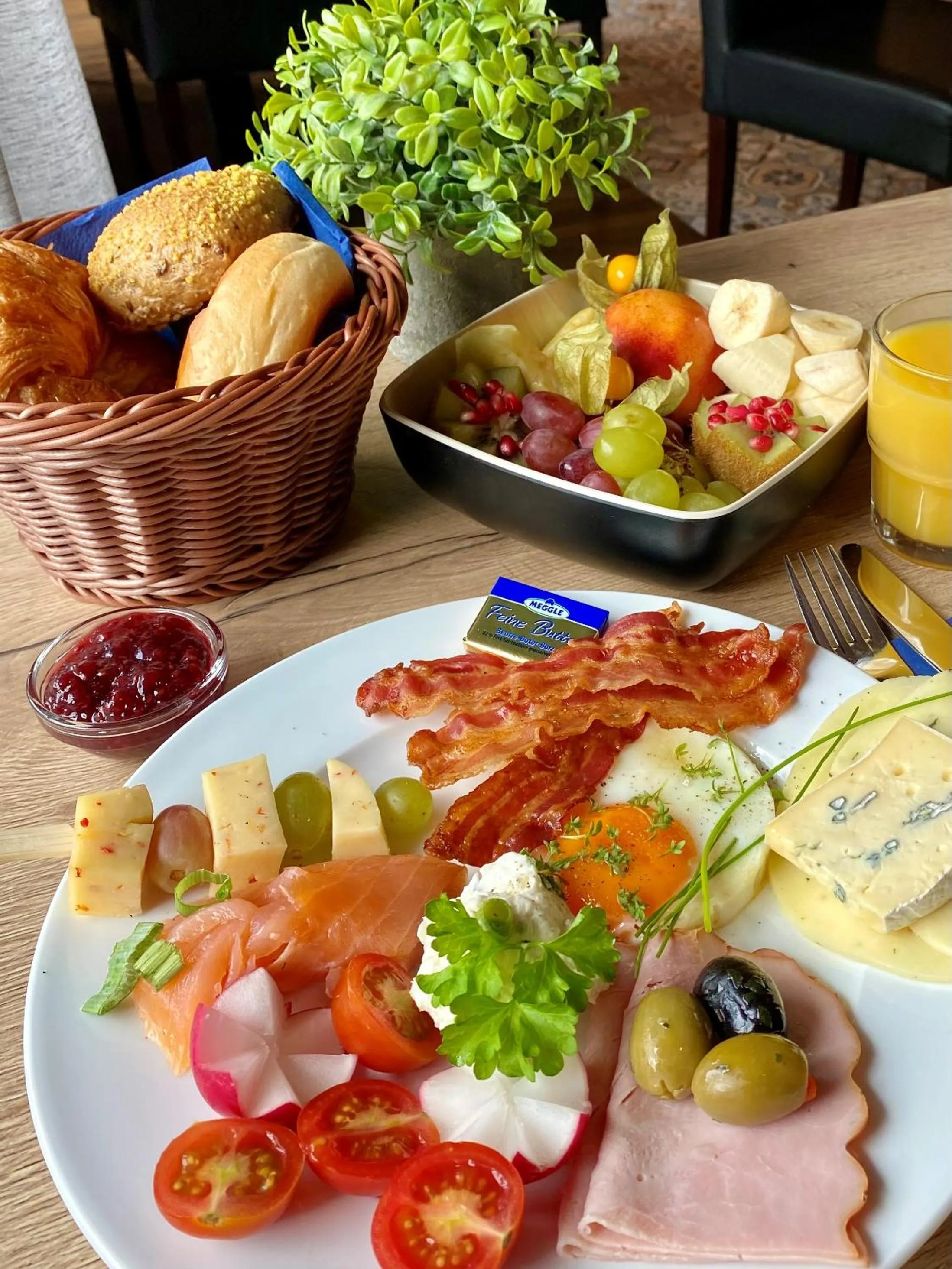 Breakfast in Burgau Hotel Sonnenhof
