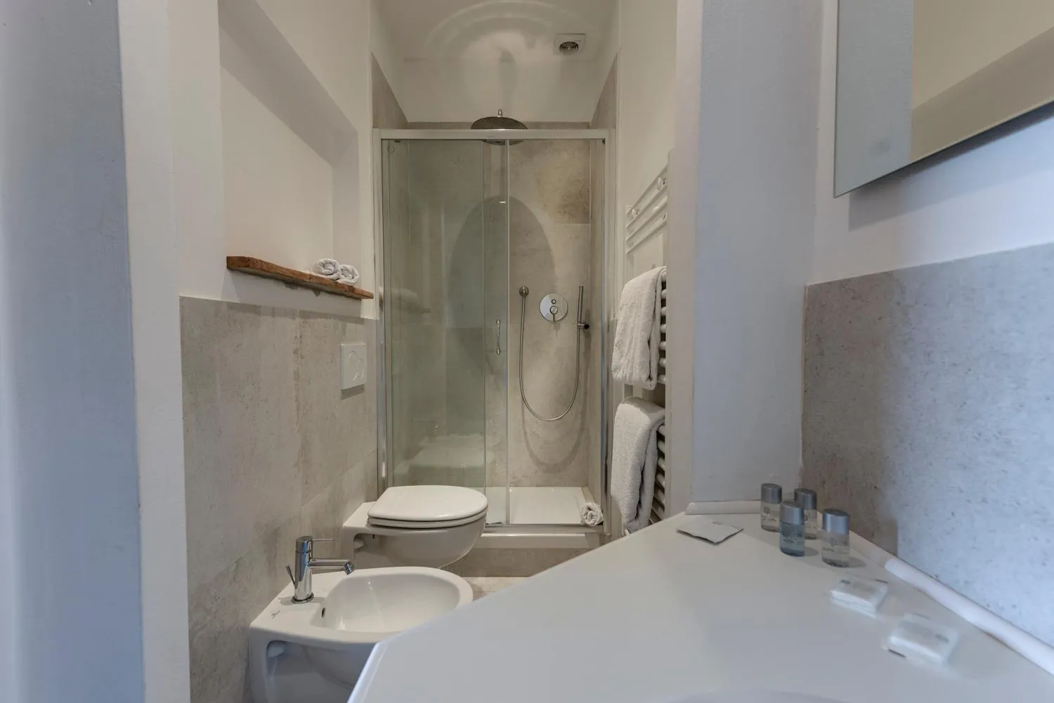 Shower in Villa Del Sole