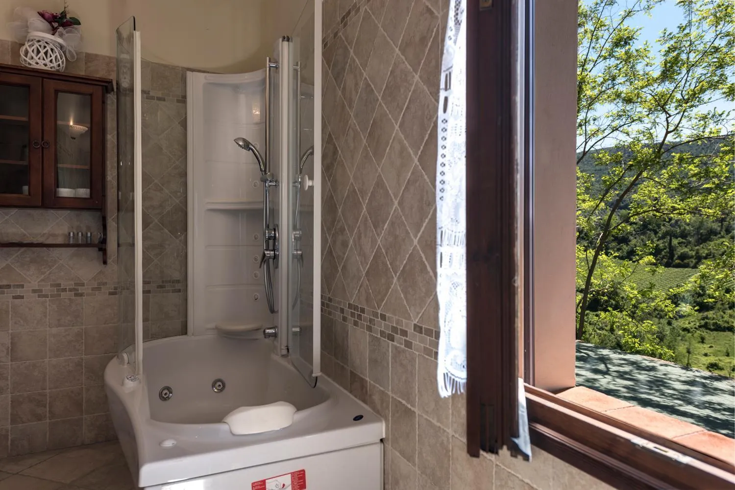 Hot Tub in Villa Del Sole