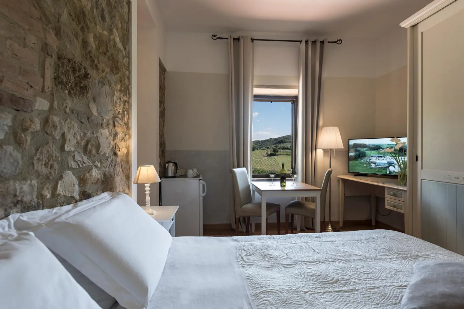 Photo of the whole room, Bed in Villa Del Sole