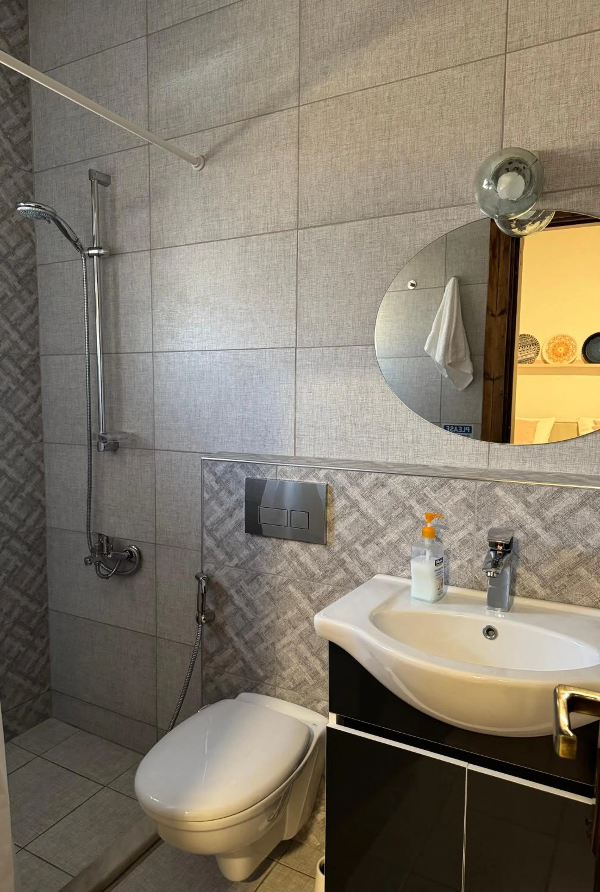 Shower in COCO Guesthouse