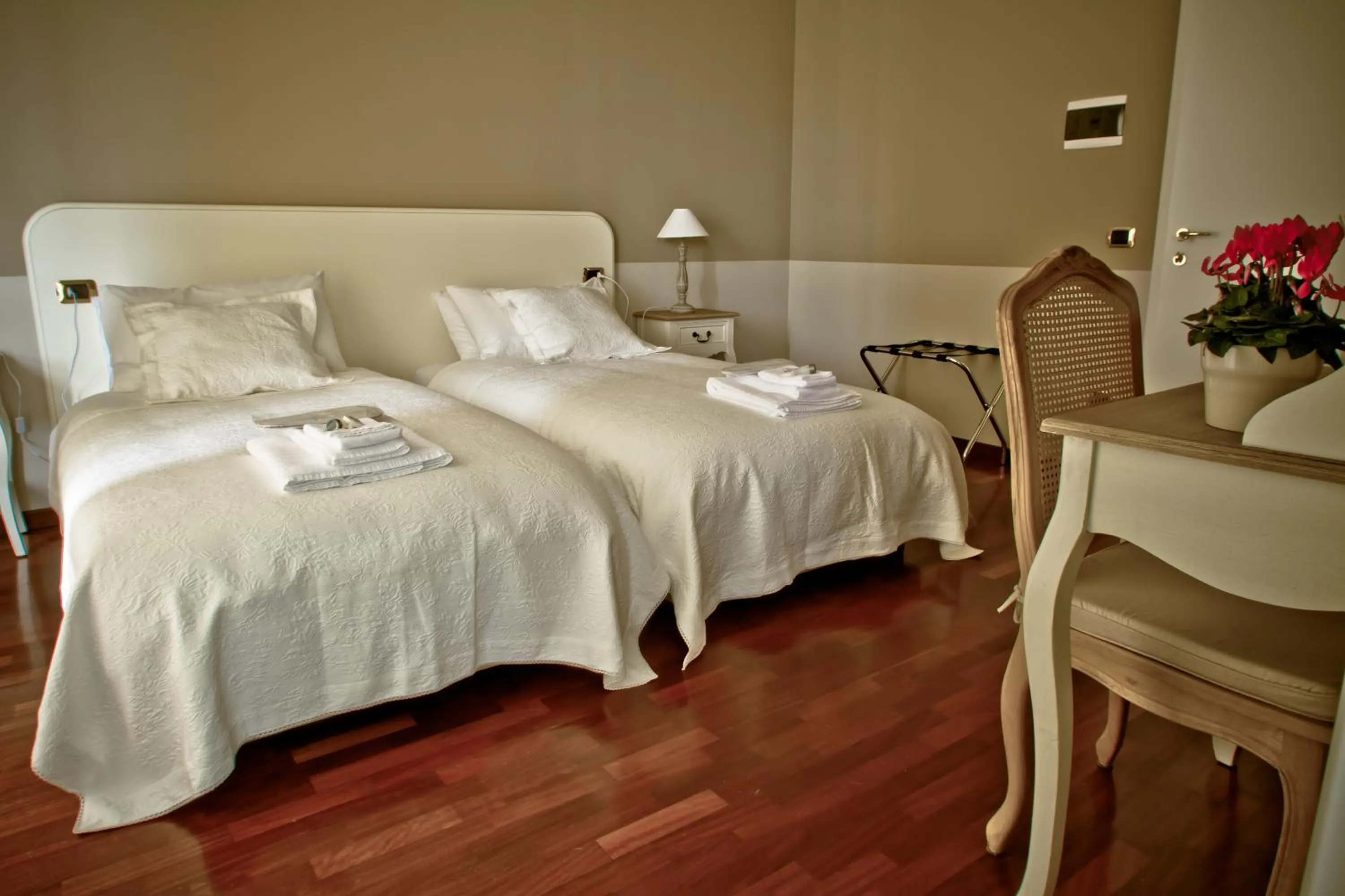 Photo of the whole room, Bed in Borgo Manzoni - Charming House