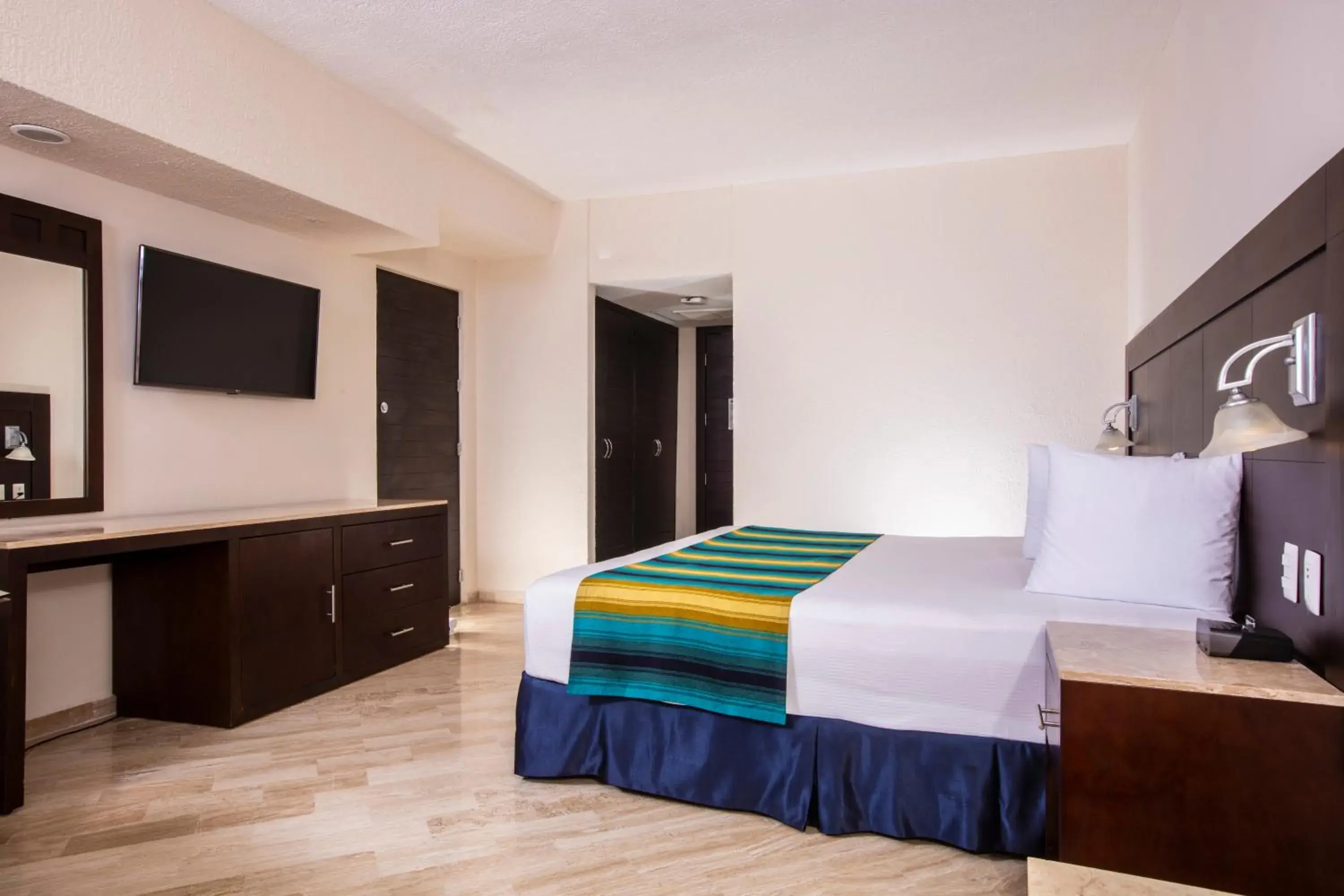 Bedroom, Bed in Crown Paradise Club Cancun - All Inclusive Bedroom, Bed in Crown Paradise Club Cancun - All Inclusive