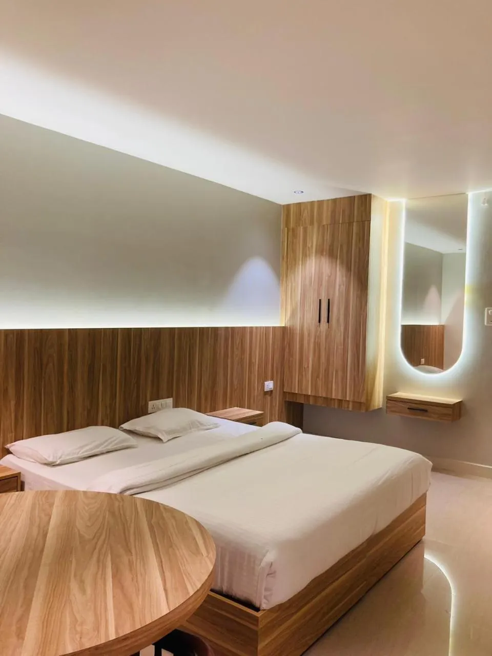 Property building, Bed in Muziris Manor Residency