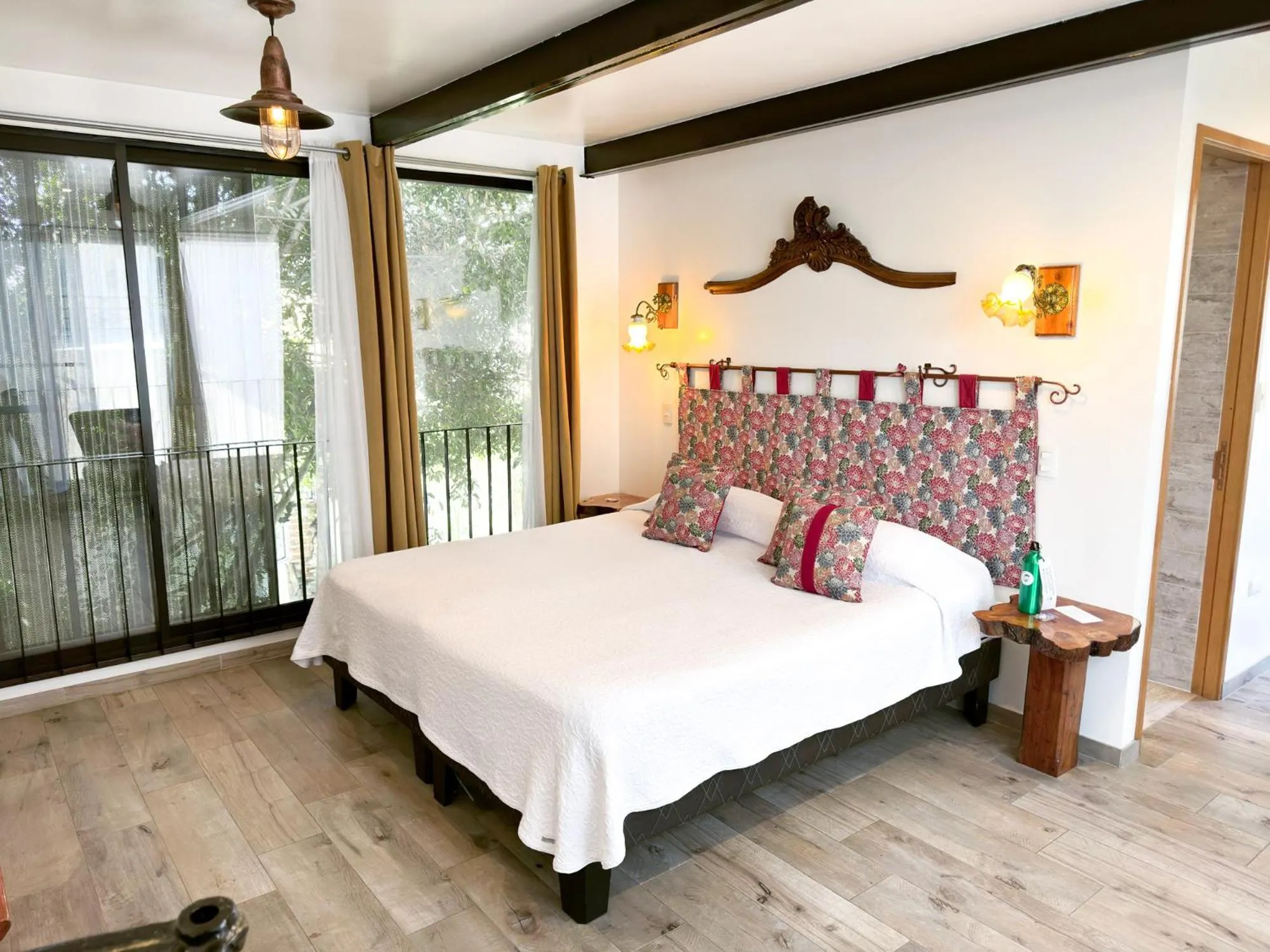 Photo of the whole room, Bed in AYCA La Flora Hotel Boutique