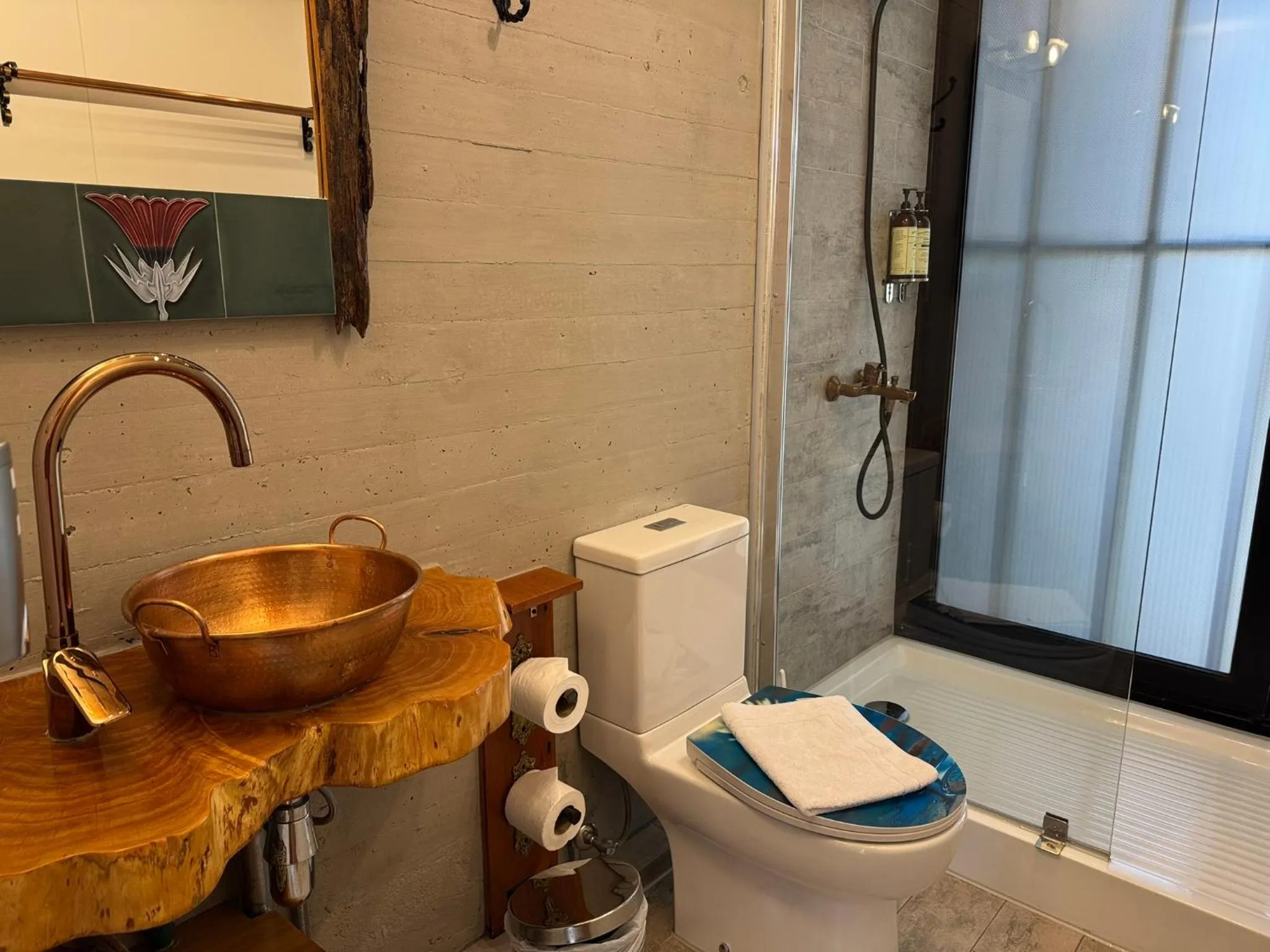 Bathroom in AYCA La Flora Hotel Boutique