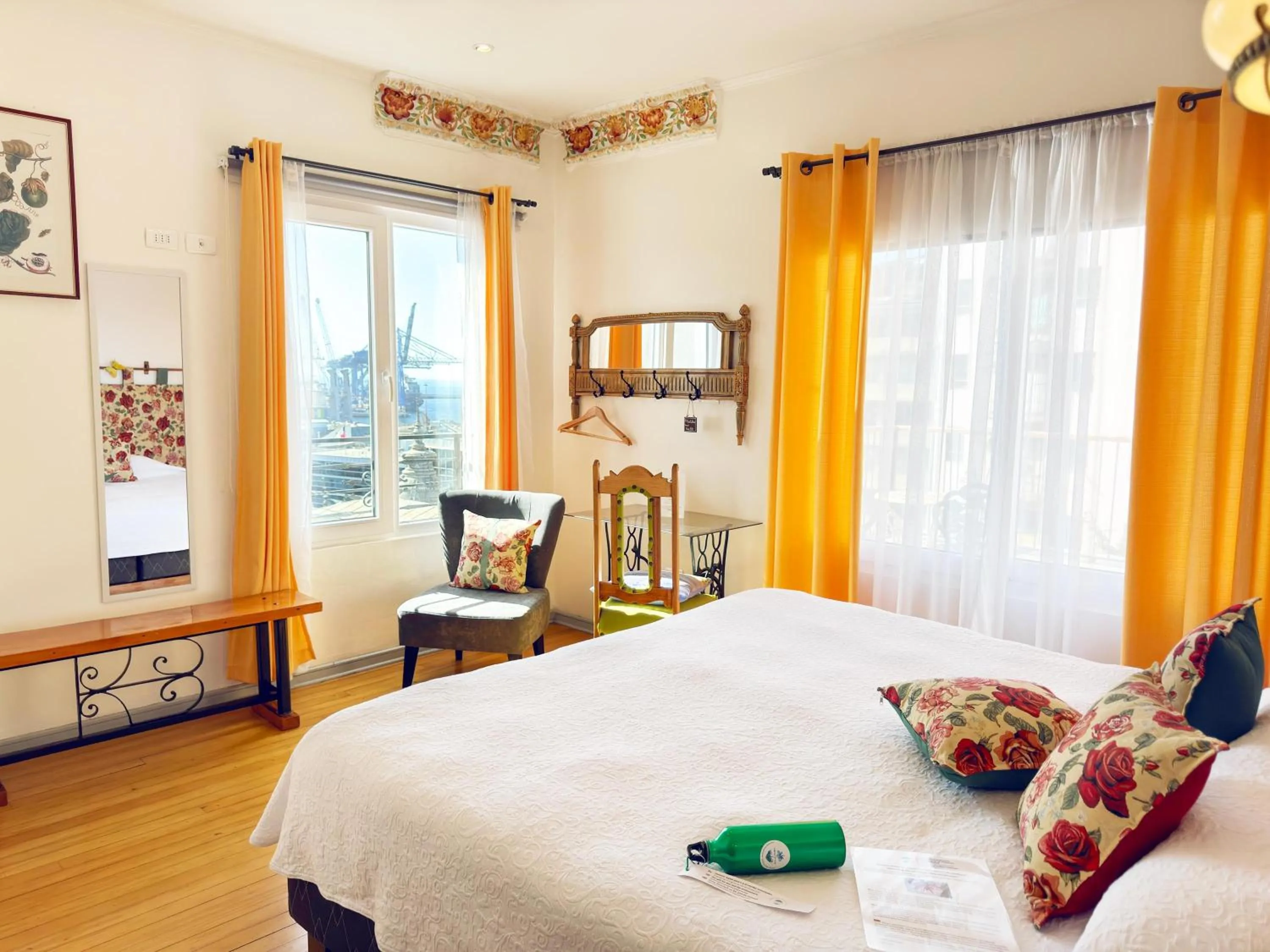 Photo of the whole room, Bed in AYCA La Flora Hotel Boutique