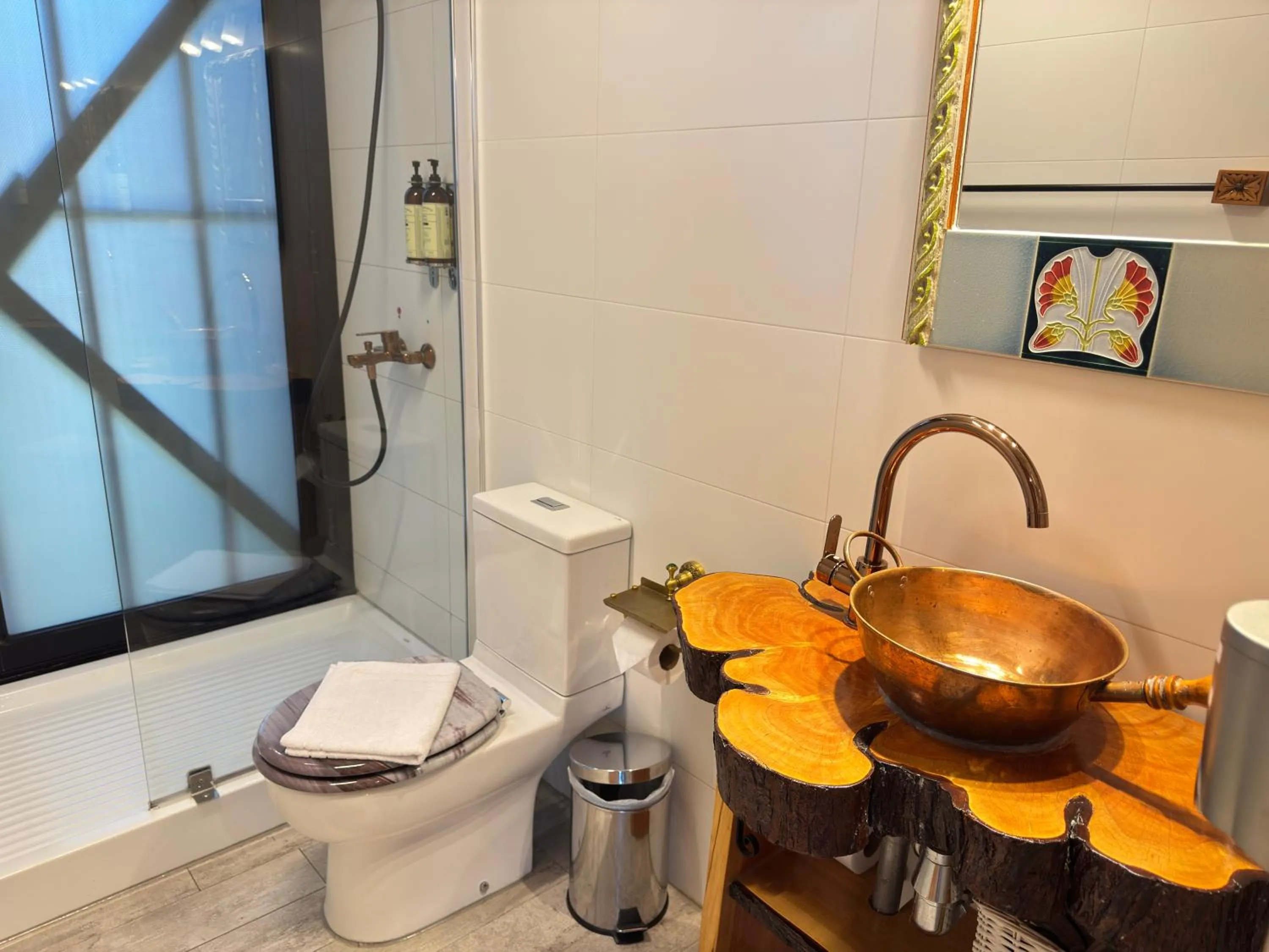 Bathroom in AYCA La Flora Hotel Boutique