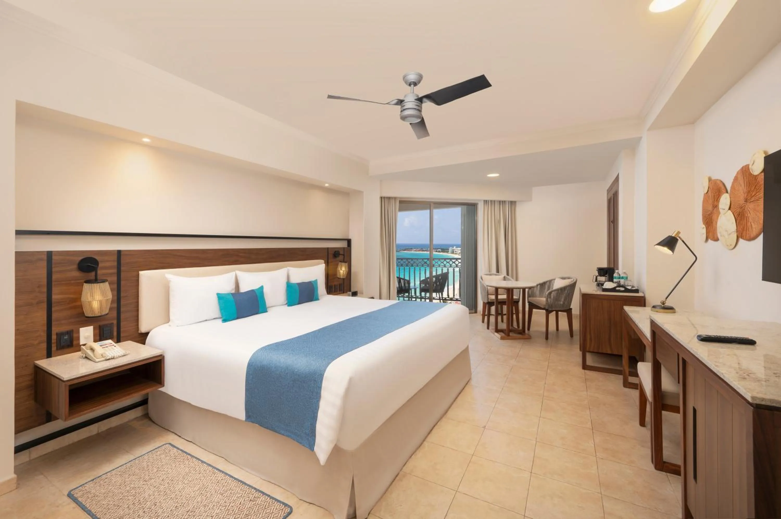 Sea view, Bed in GR Solaris Cancun - All Inclusive