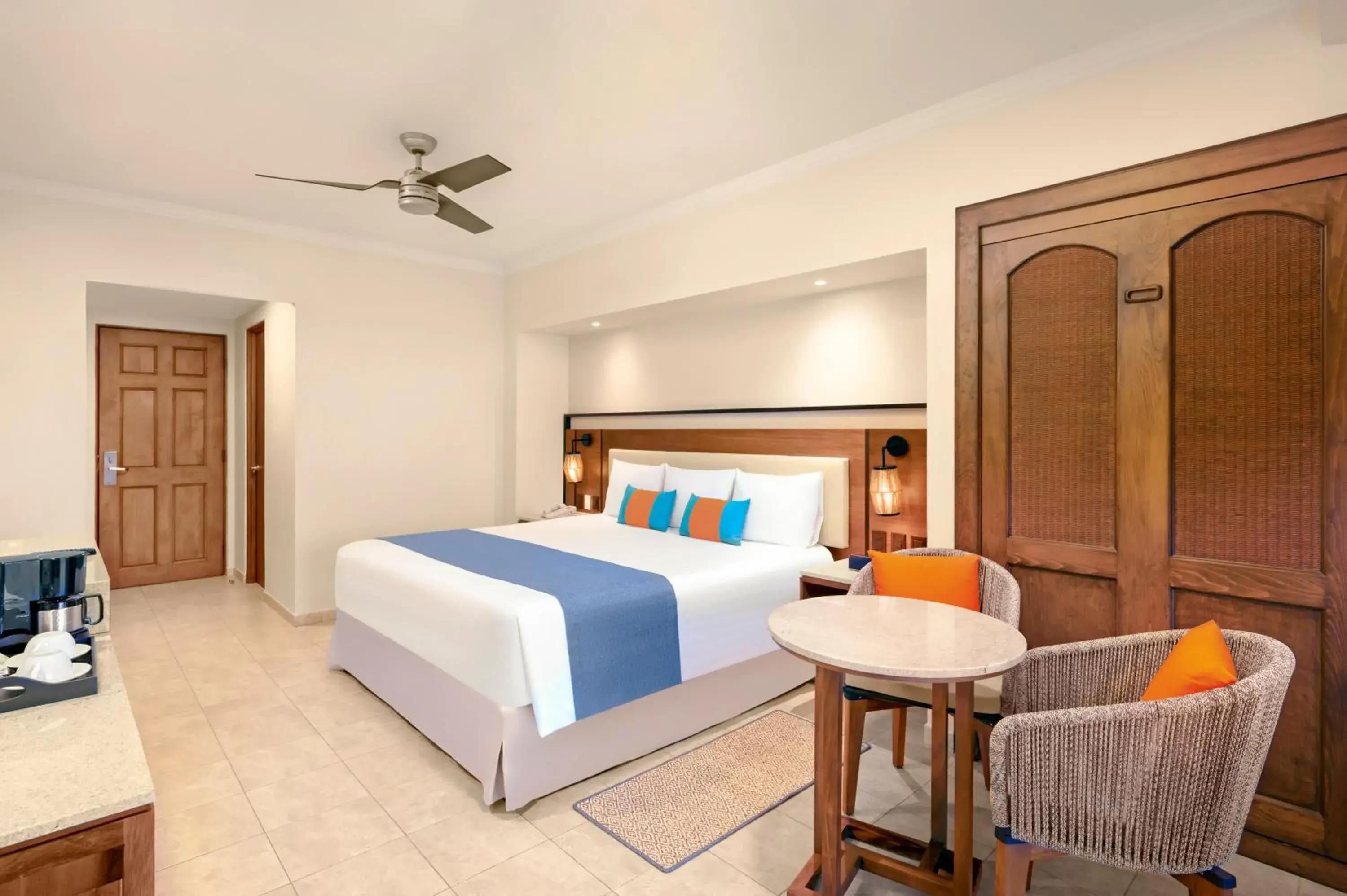 Deluxe Room with Lagoon View - single occupancy in GR Solaris Cancun - All Inclusive Deluxe Room with Lagoon View - single occupancy in GR Solaris Cancun - All Inclusive