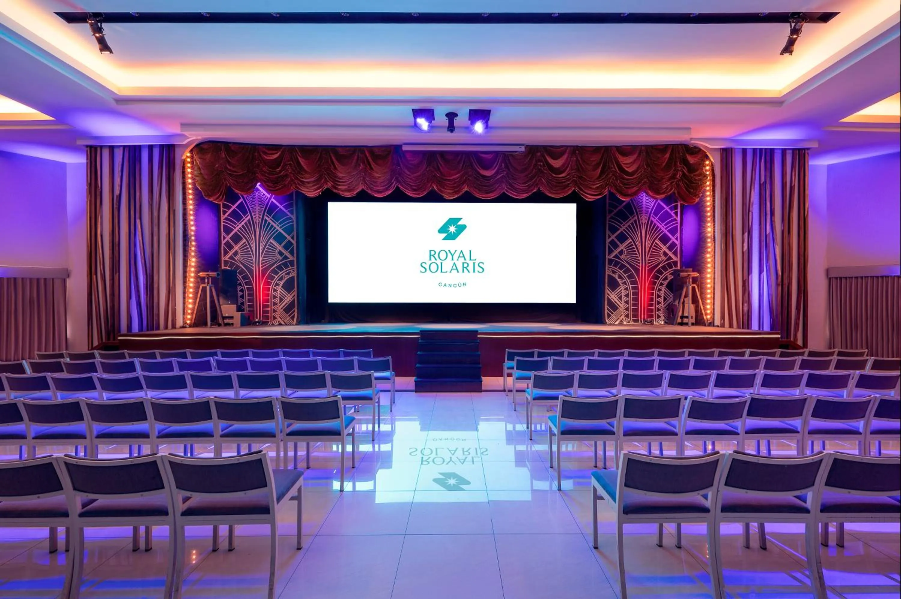 Lounge or bar in Royal Solaris Cancun - All Inclusive