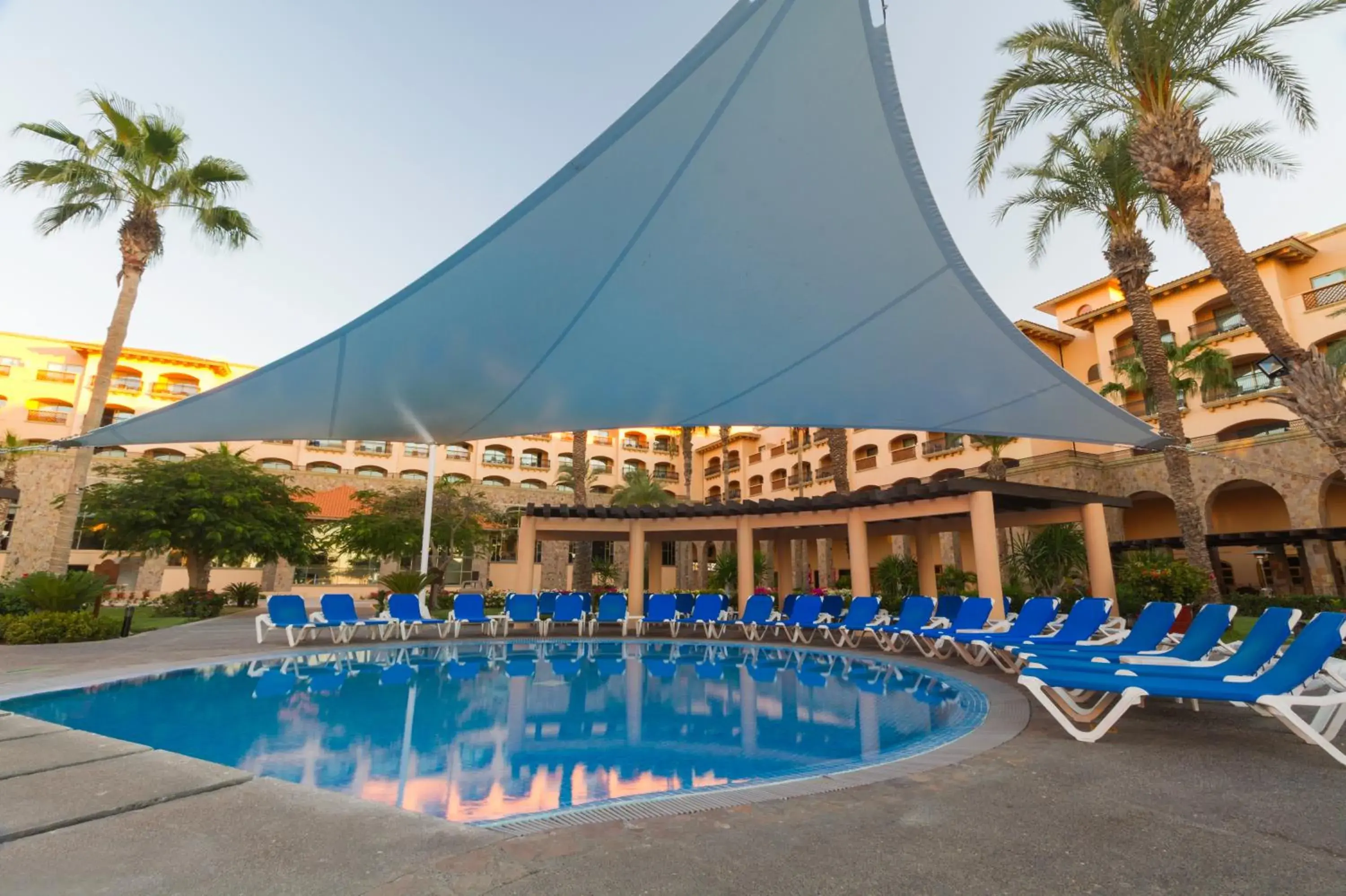 Swimming pool in Royal Solaris Los Cabos - All Inclusive Swimming pool in Royal Solaris Los Cabos - All Inclusive