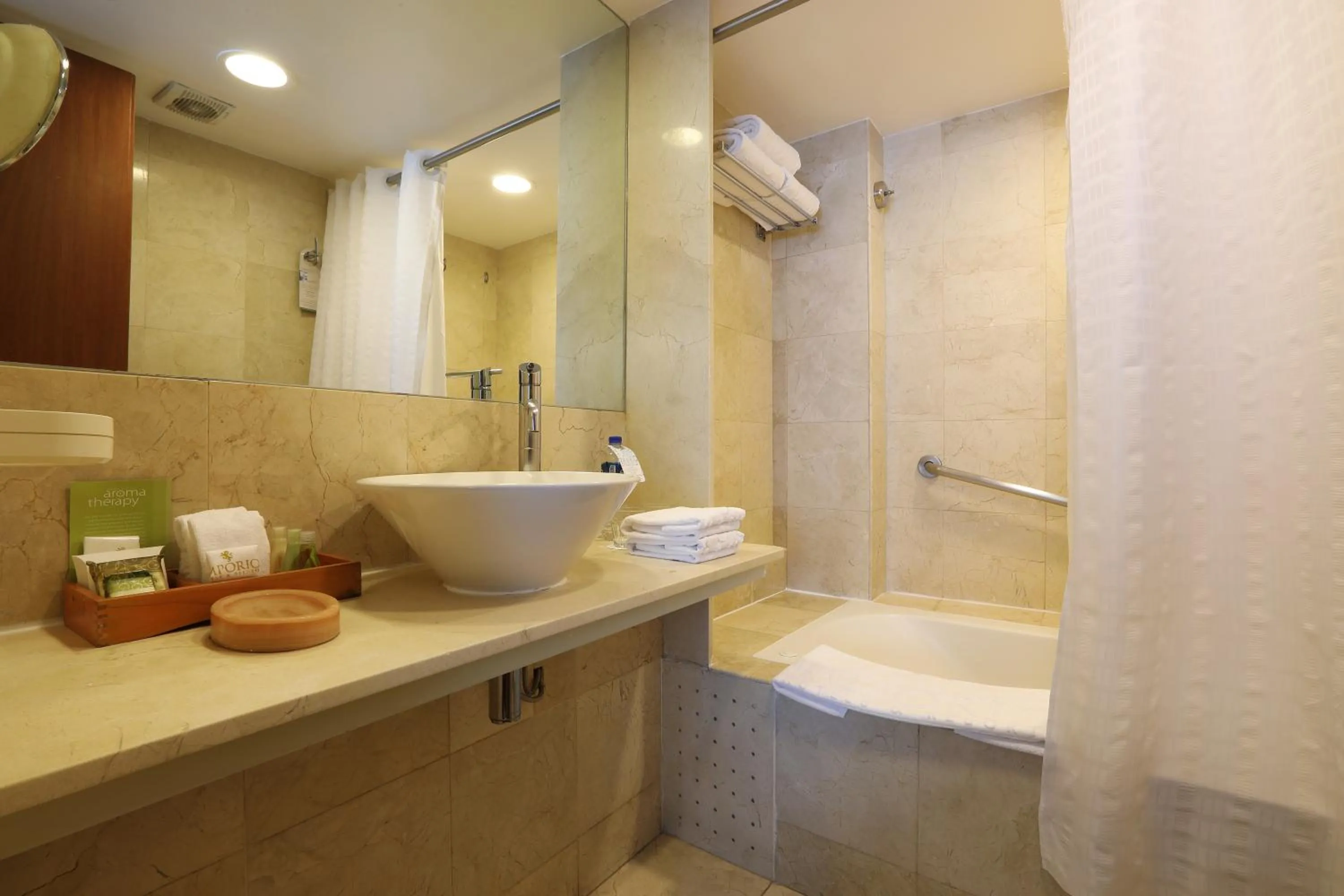 Bathroom in Emporio Reforma