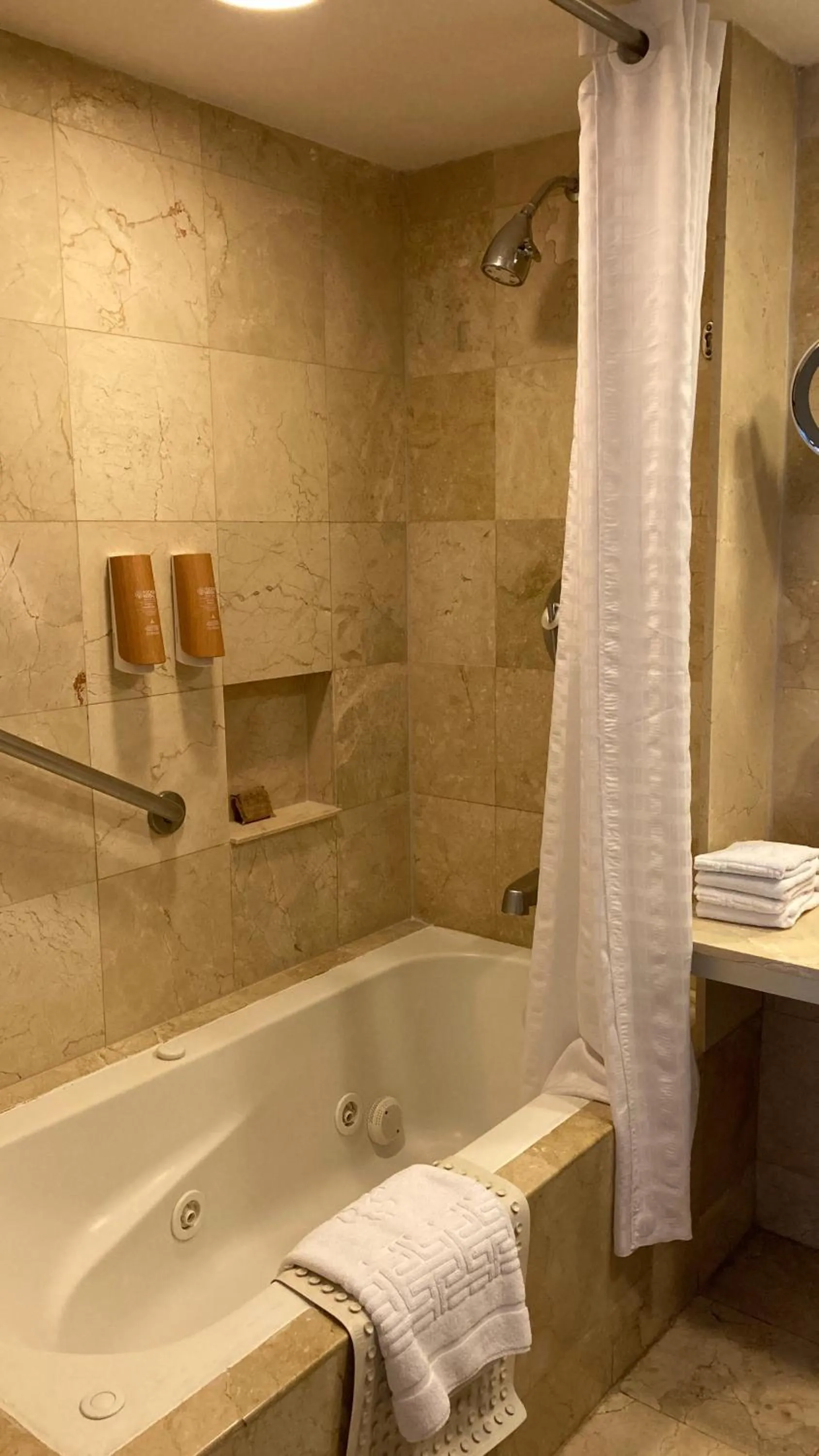 Bathroom in Emporio Reforma