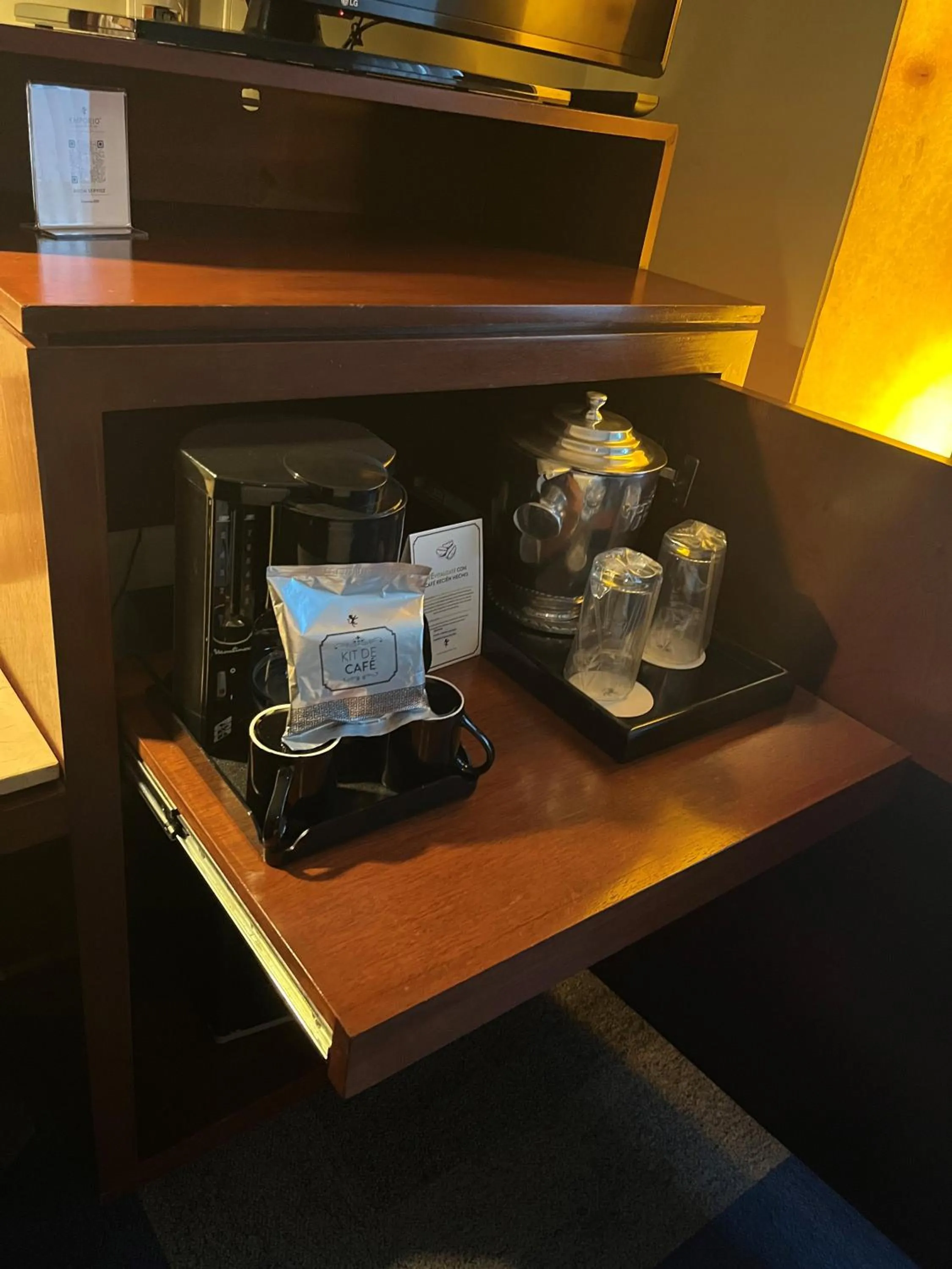 Coffee/tea facilities in Emporio Reforma