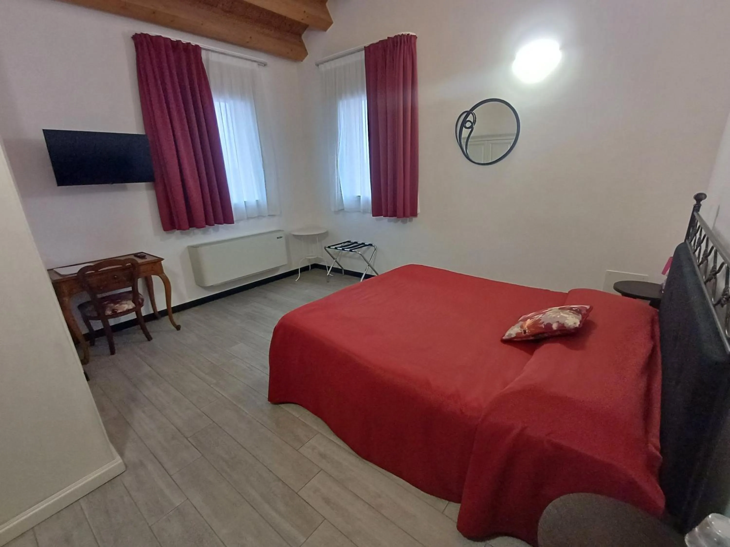 Superior Double Room - single occupancy in Arneroni