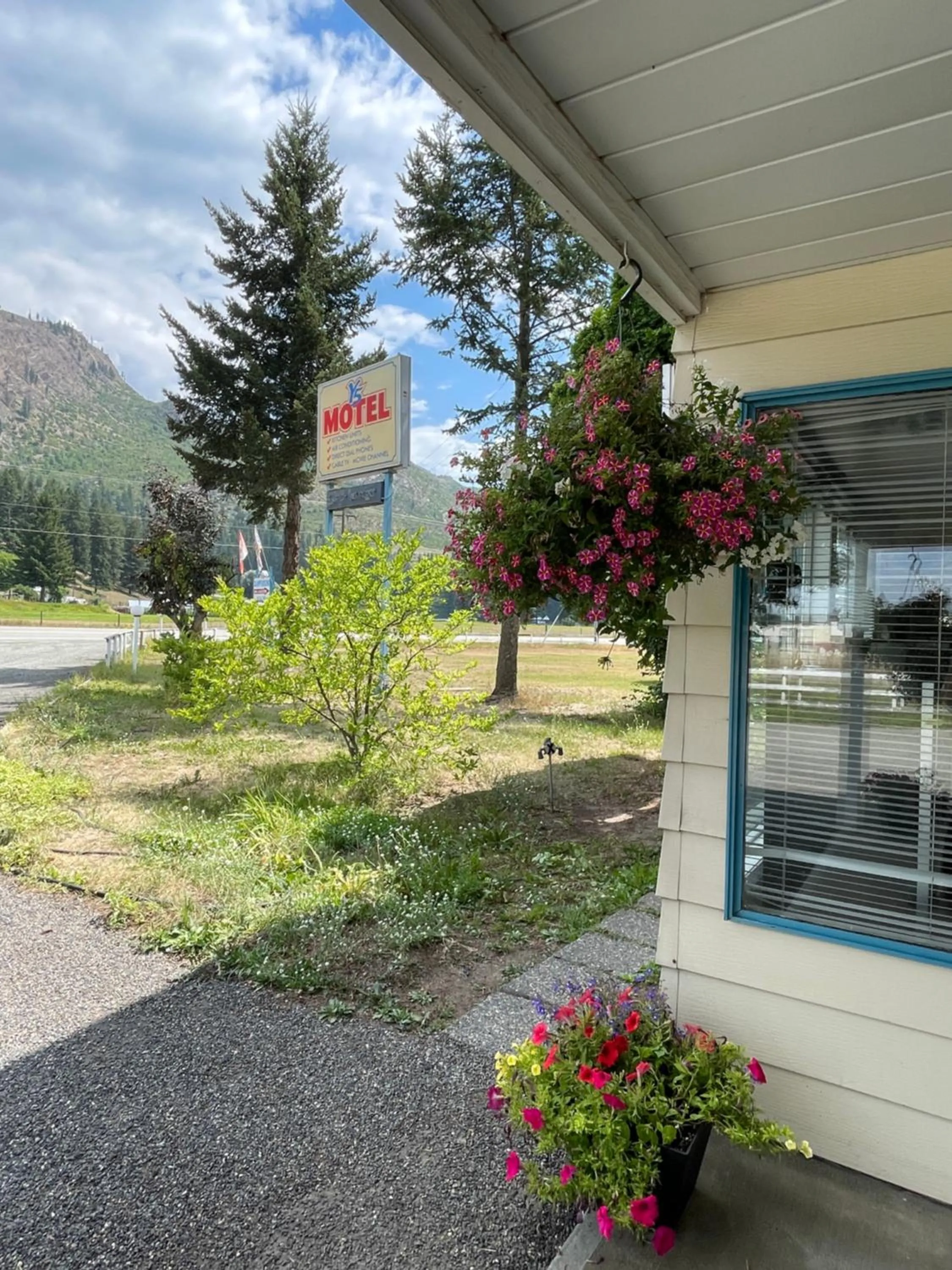 Y-5 Motel