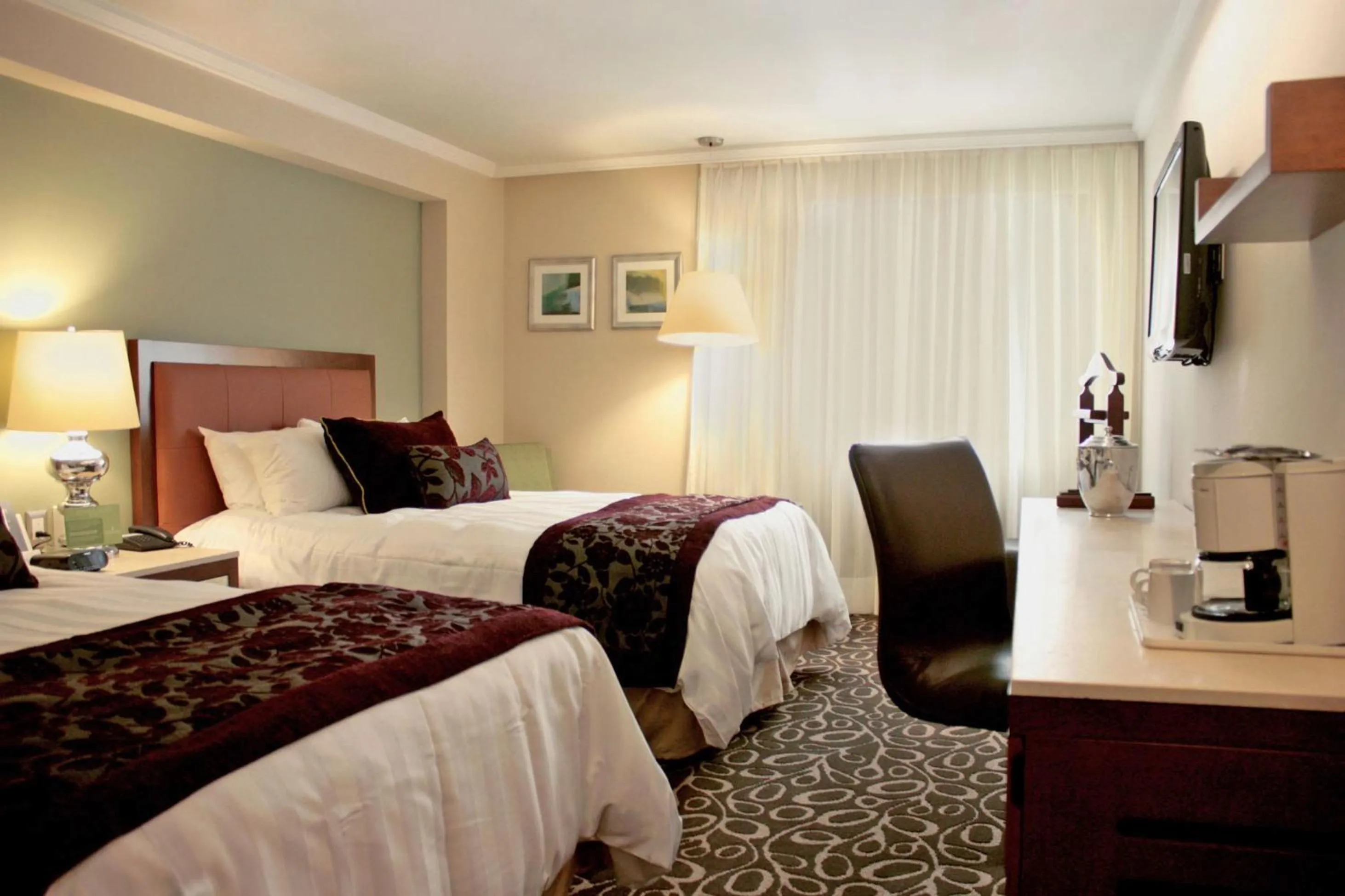 Shower, Bed in Emporio Zacatecas