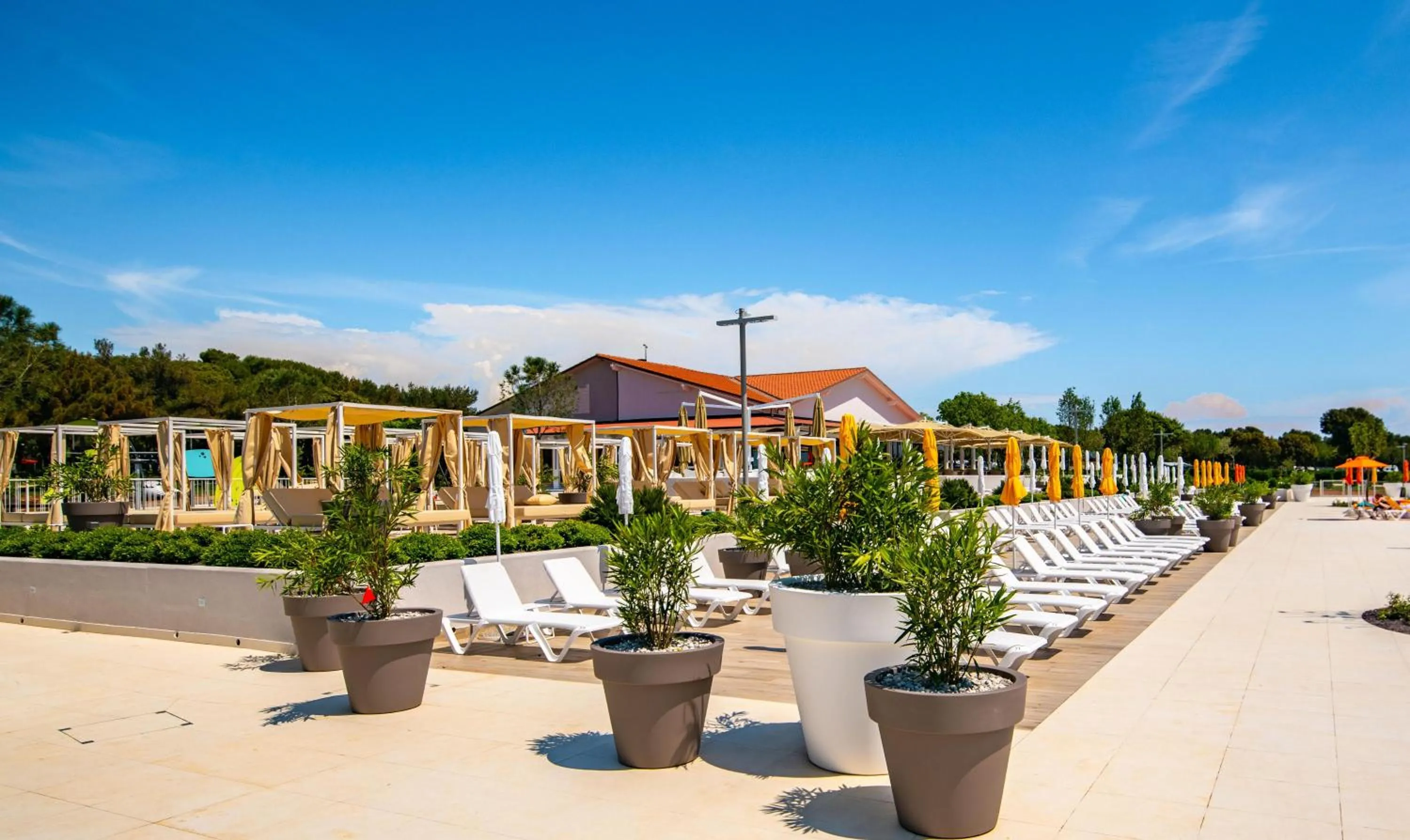 Swimming pool in Kazela Apartments