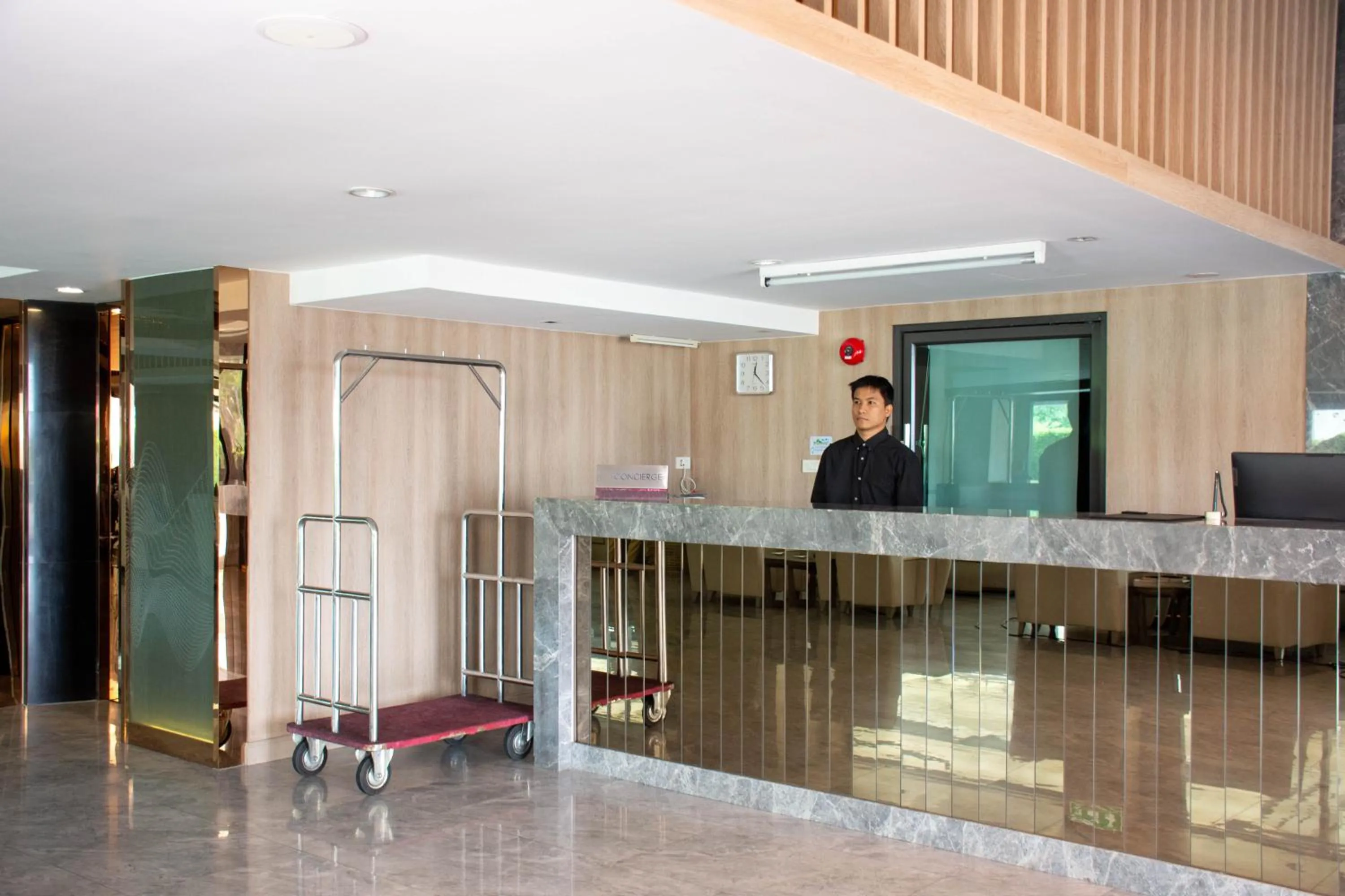 concierge in Chor Cher The Luxury Green Hotel - SHA Extra Plus