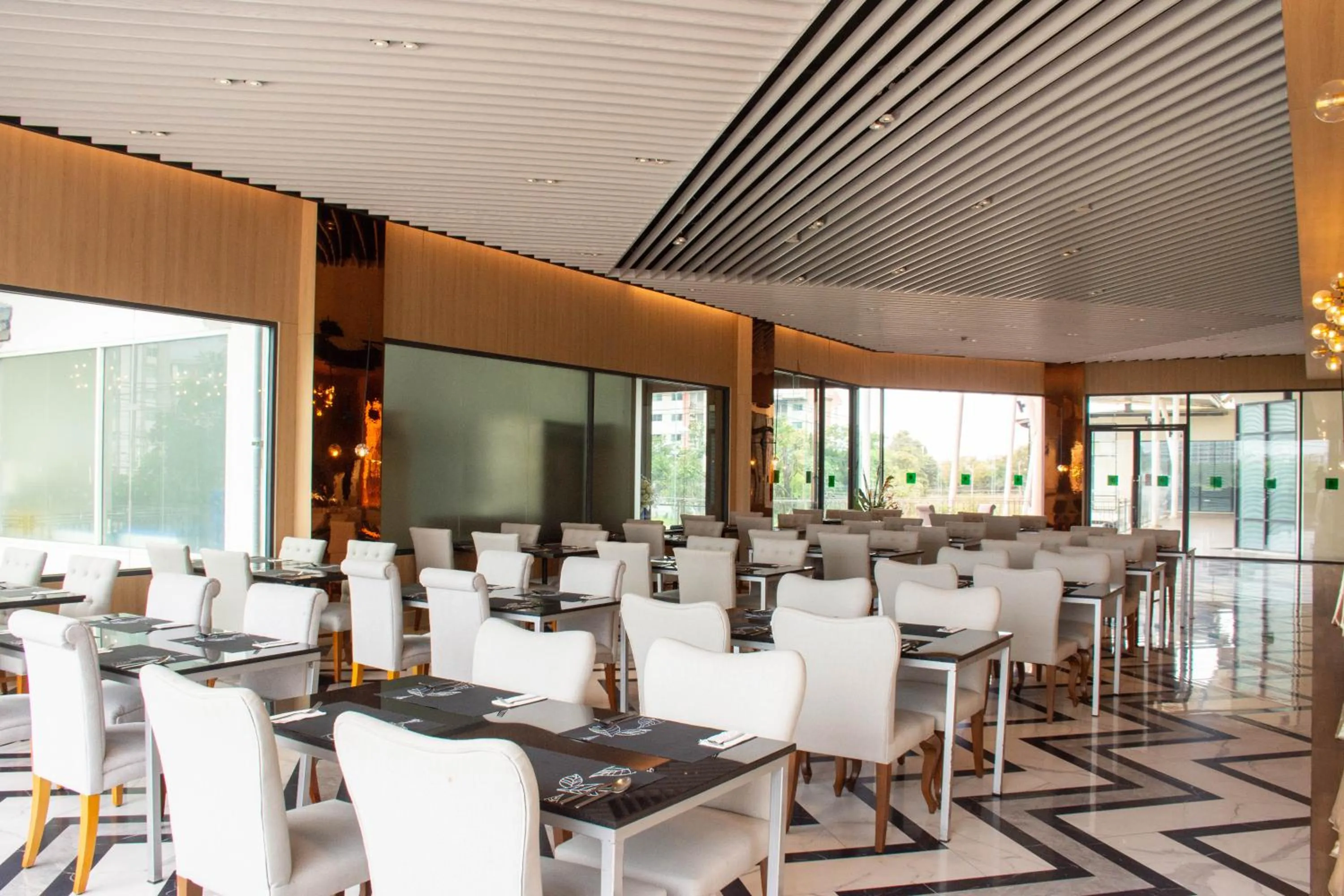 Restaurant/places to eat in Chor Cher The Luxury Green Hotel - SHA Extra Plus