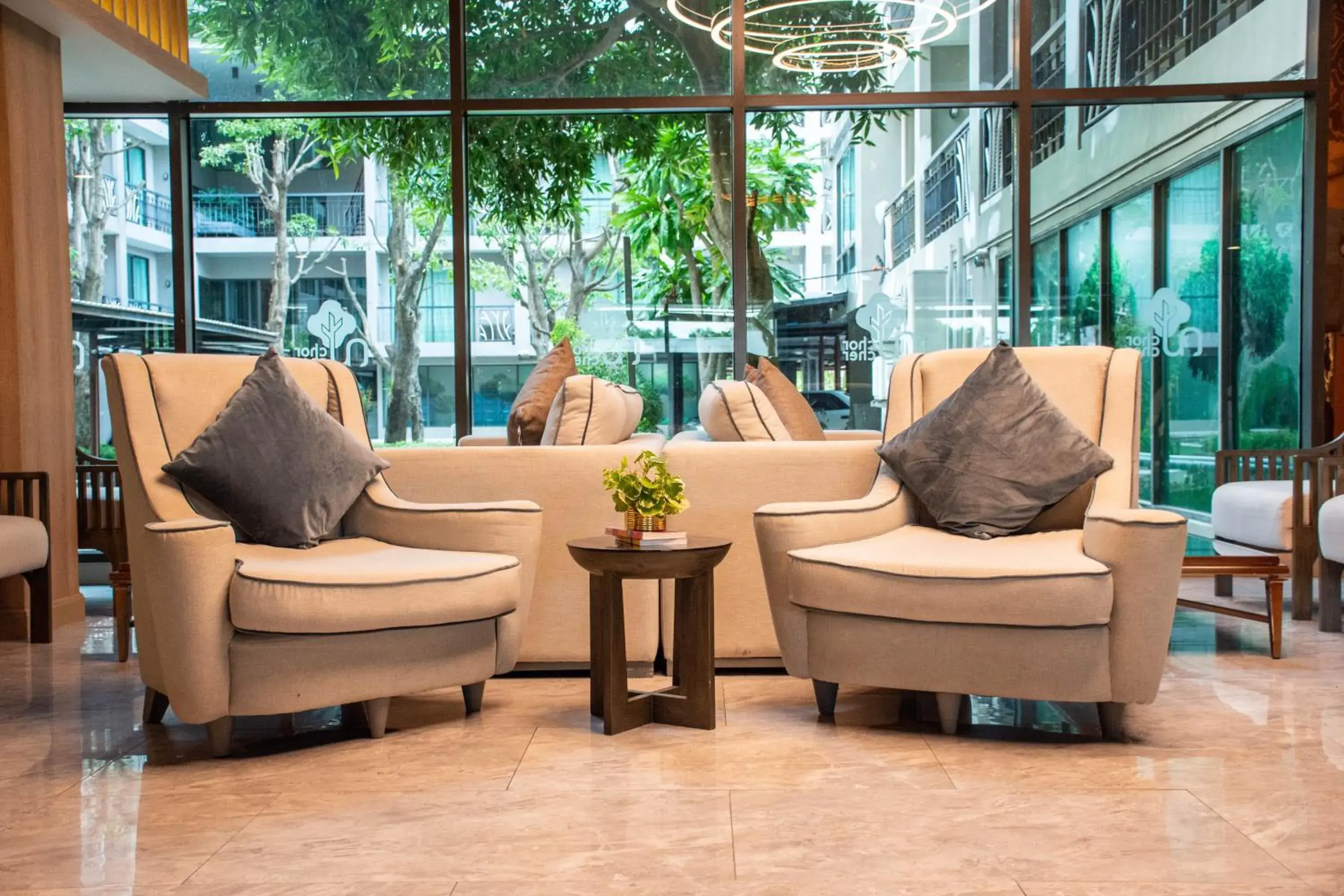 Lobby or reception in Chor Cher The Luxury Green Hotel - SHA Extra Plus Lobby or reception in Chor Cher The Luxury Green Hotel - SHA Extra Plus