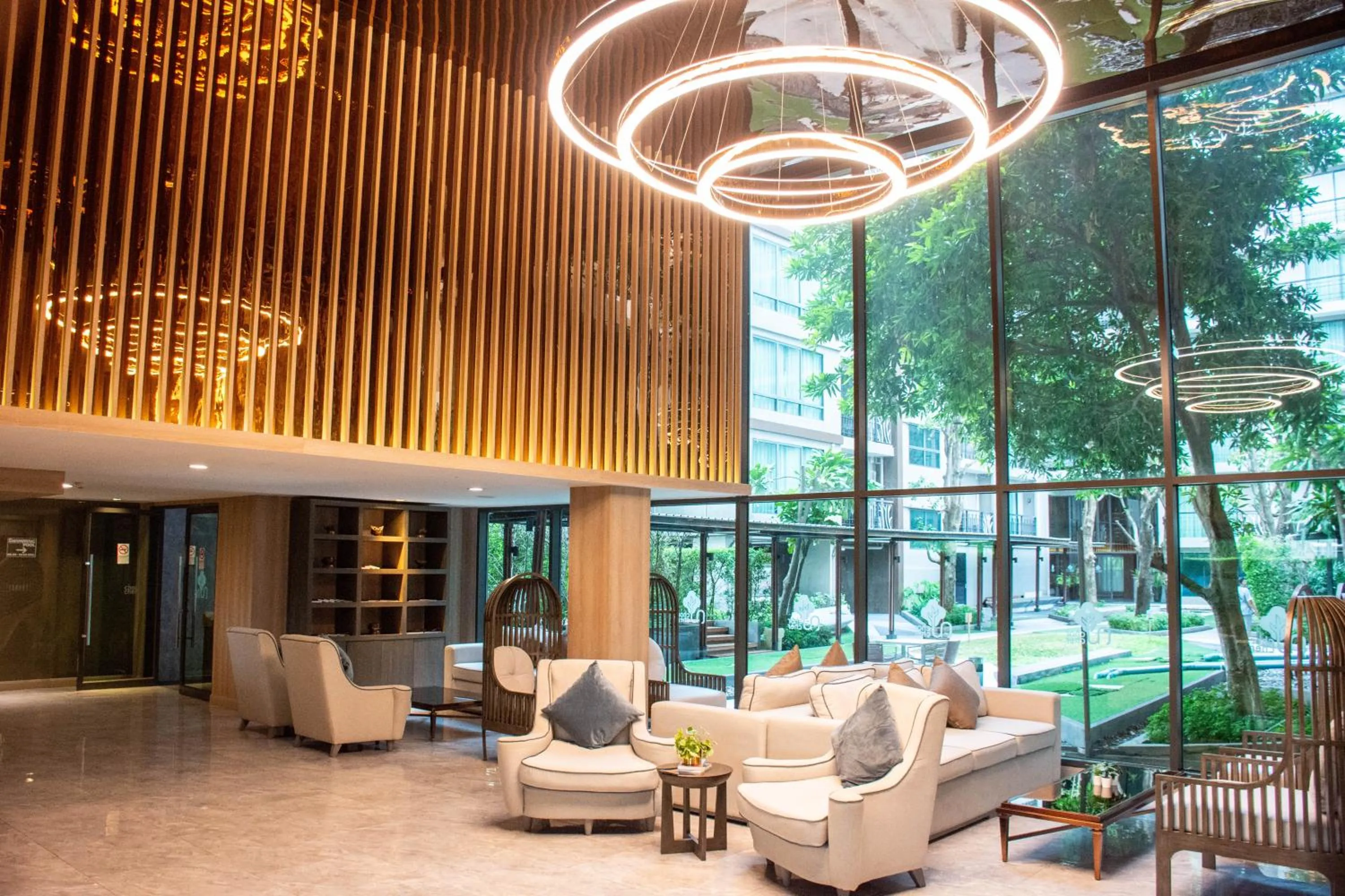 Lobby or reception in Chor Cher The Luxury Green Hotel - SHA Extra Plus