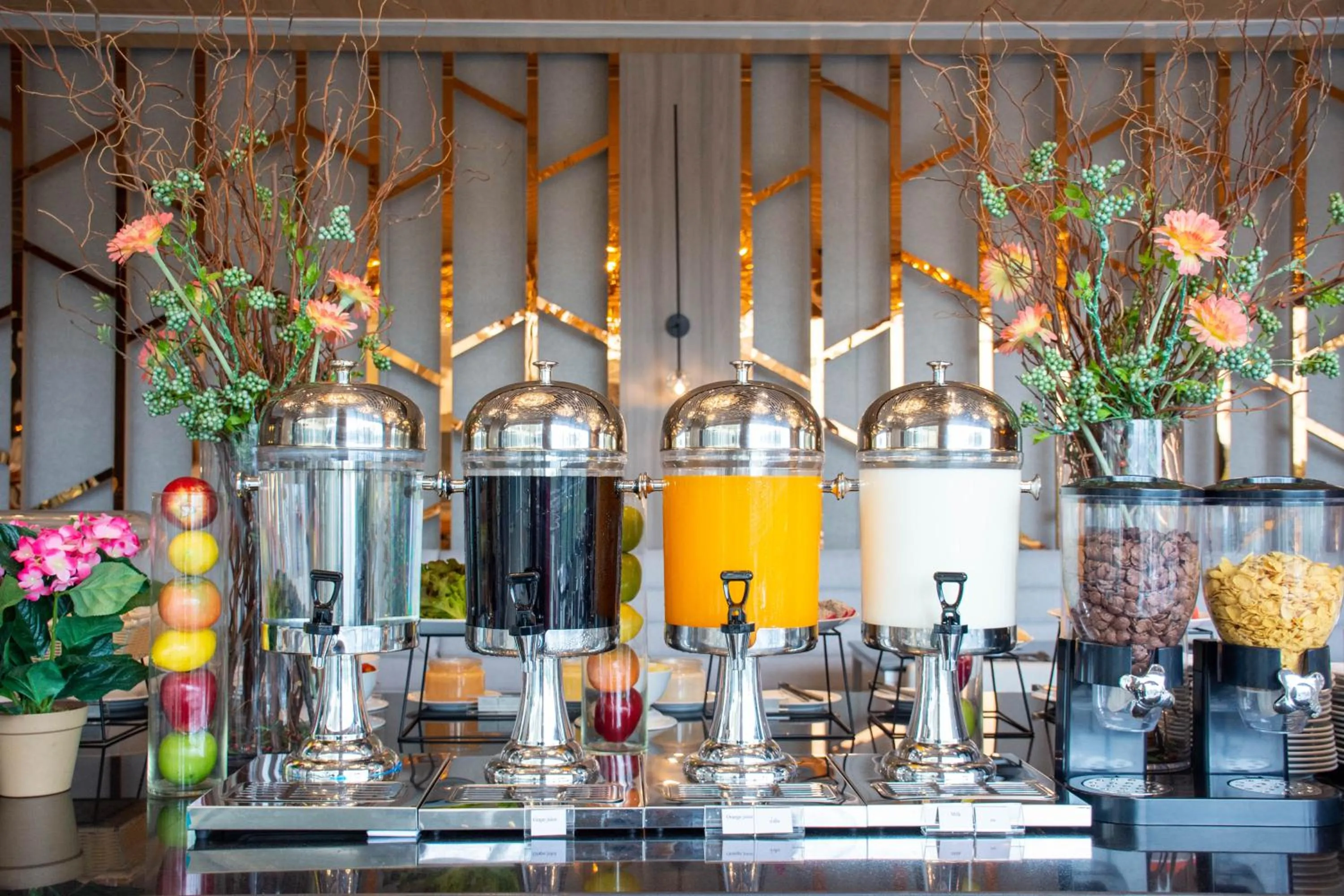 Restaurant/places to eat in Chor Cher The Luxury Green Hotel - SHA Extra Plus