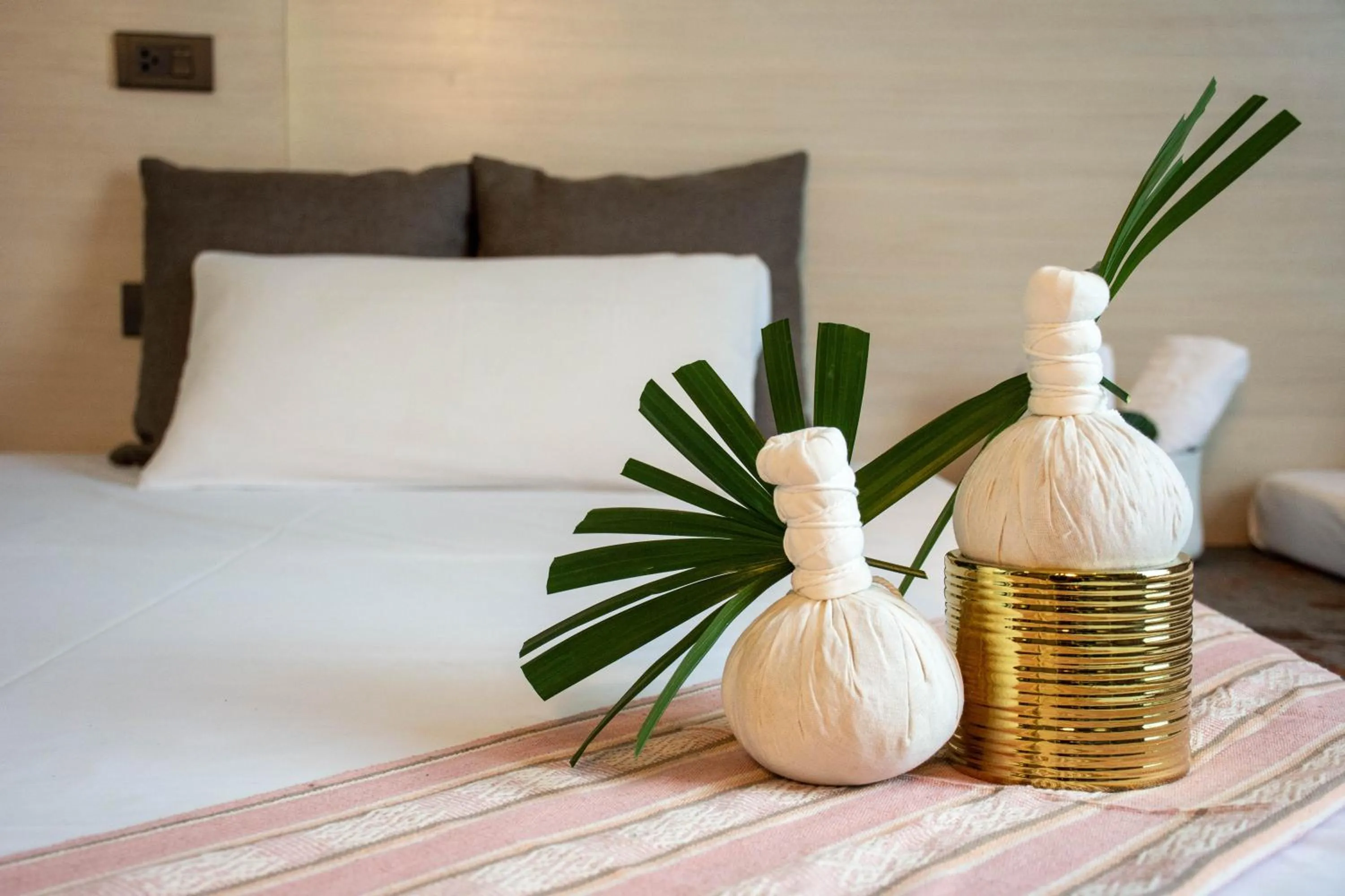 Massage, Bed in Chor Cher The Luxury Green Hotel - SHA Extra Plus