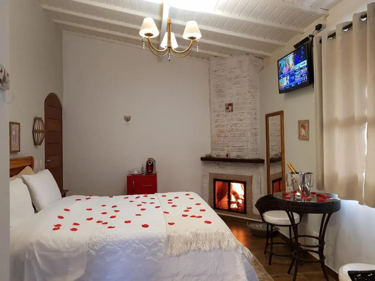 Bedroom, Bed in Pousada Villa Monte Verde