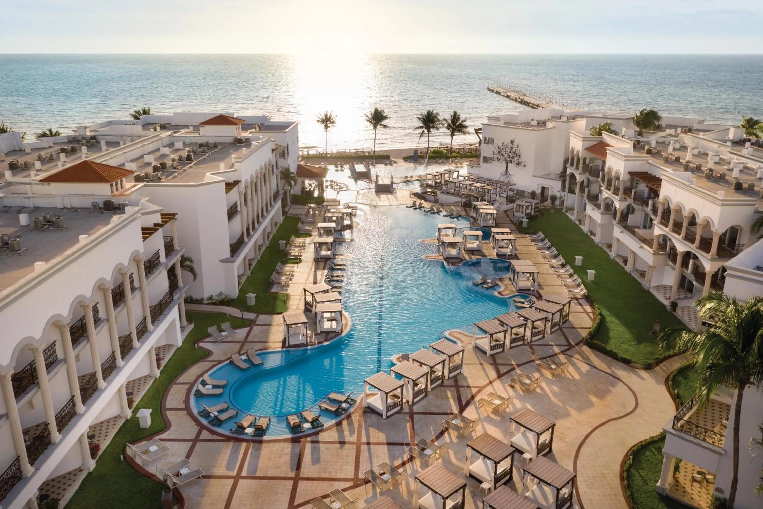 Pool view in Hyatt Vivid Playa Del Carmen All-Inclusive Adult Only Resort