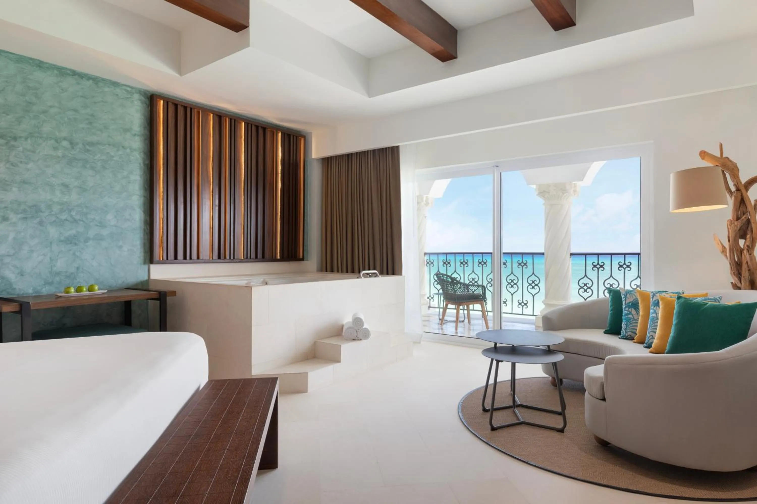 Sea view, Bed in Hyatt Vivid Playa Del Carmen All-Inclusive Adult Only Resort