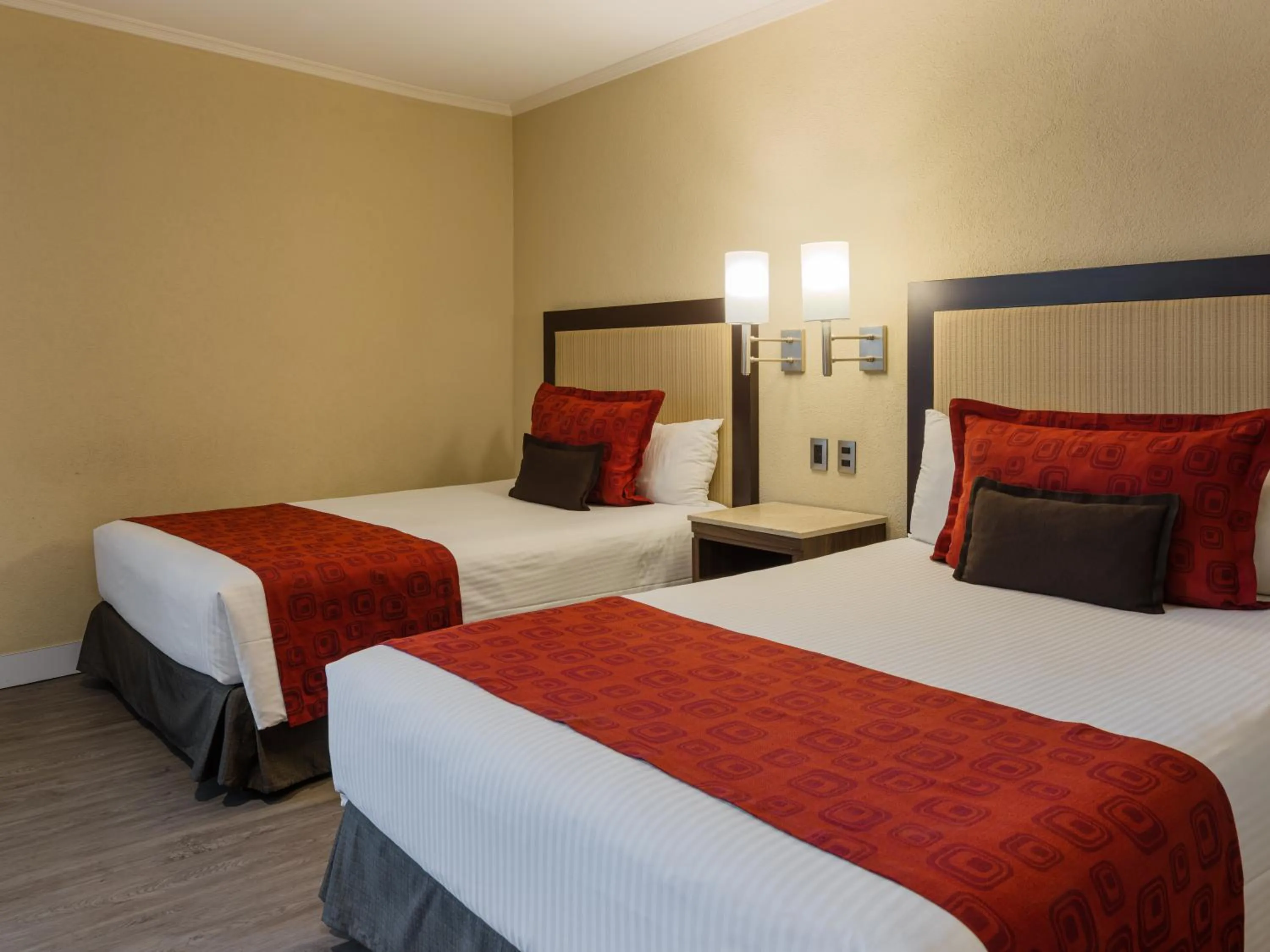 Photo of the whole room, Bed in Exe Alameda Reforma