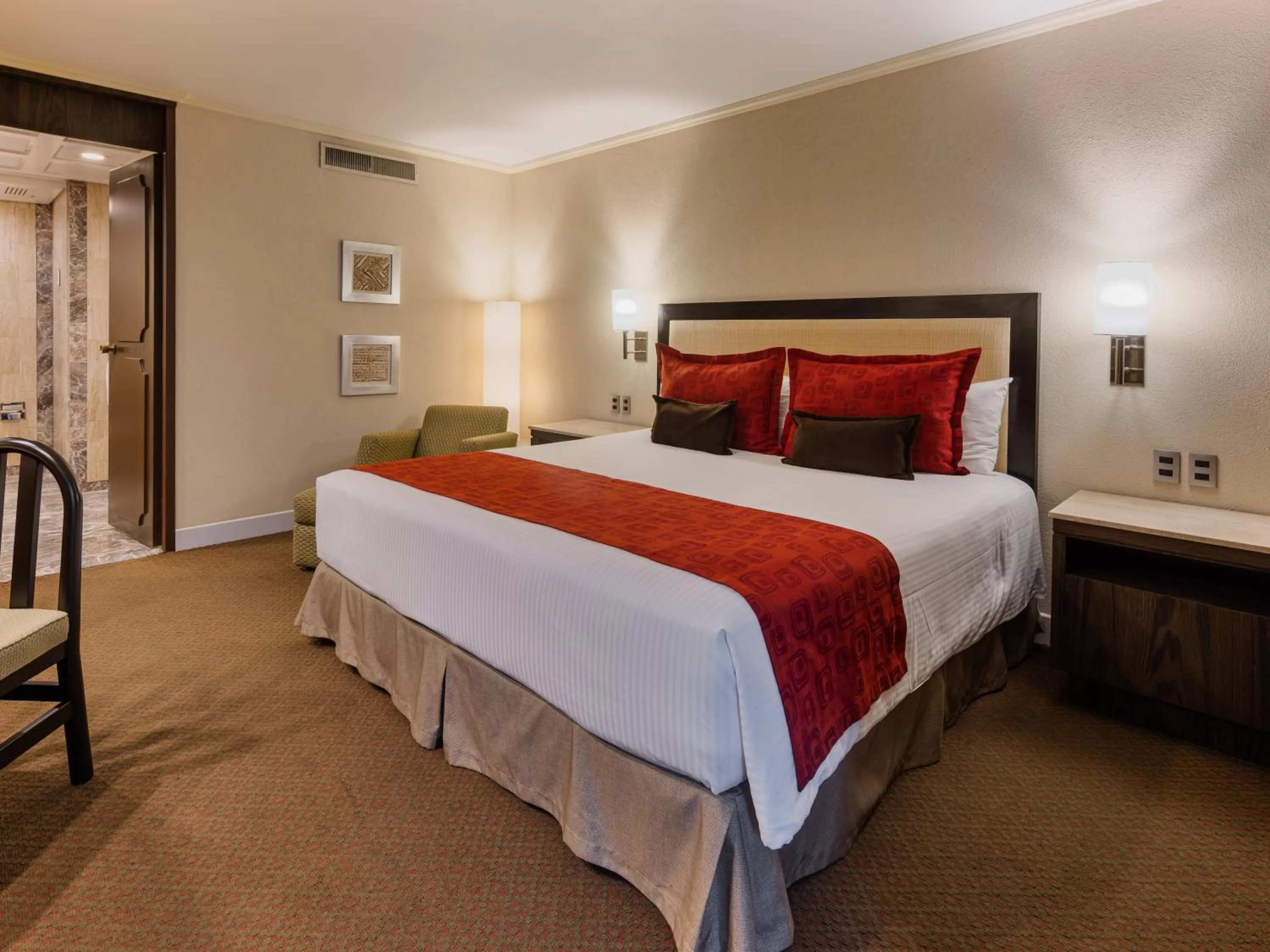 Photo of the whole room, Bed in Exe Alameda Reforma