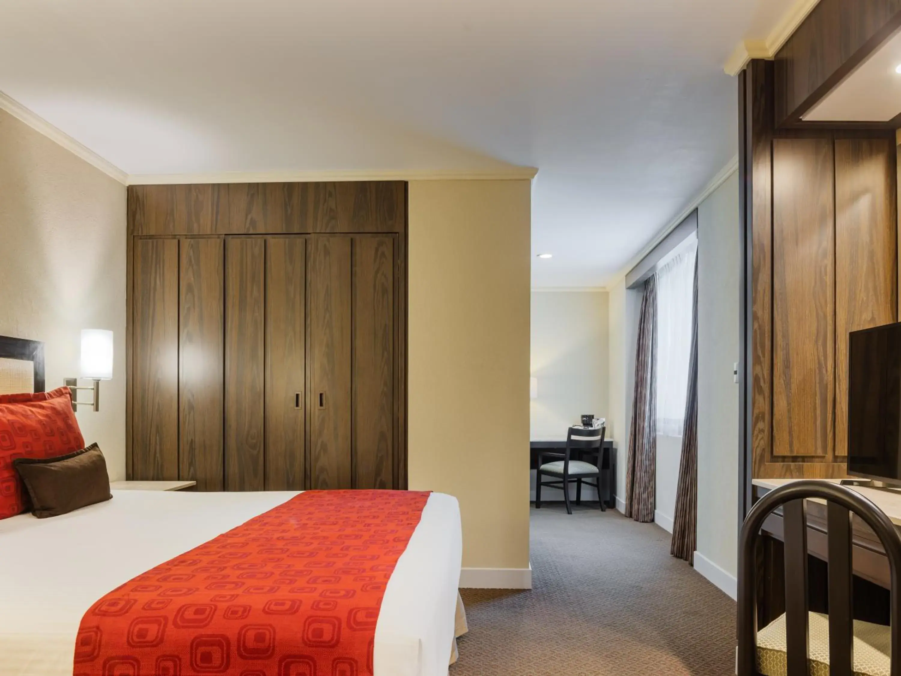 Deluxe King Suite - Non-Smoking in Exe Alameda Reforma Deluxe King Suite - Non-Smoking in Exe Alameda Reforma